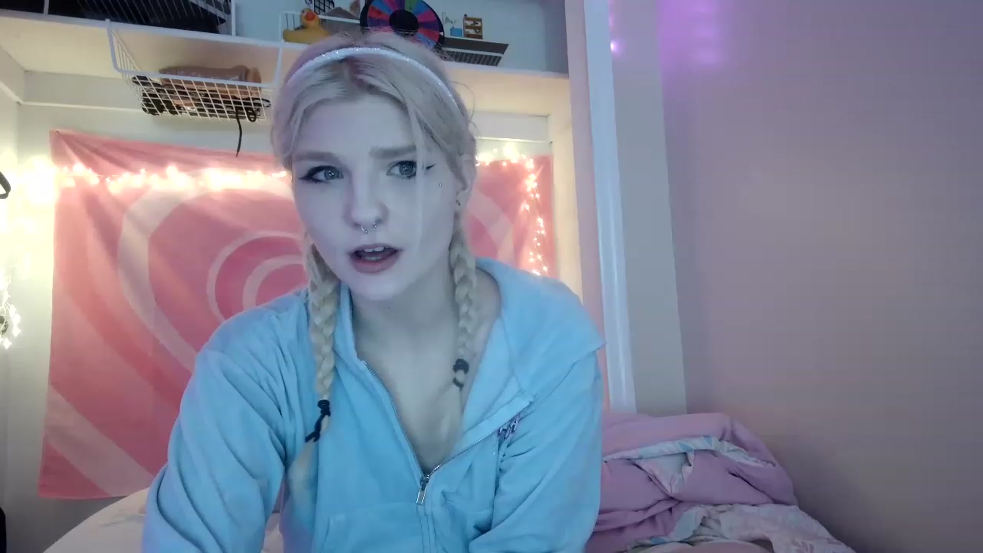 Gallery image thumbnail from DuckChan0's myfreecams stream on, 08/03/2023, 16:30 image 6 of 20