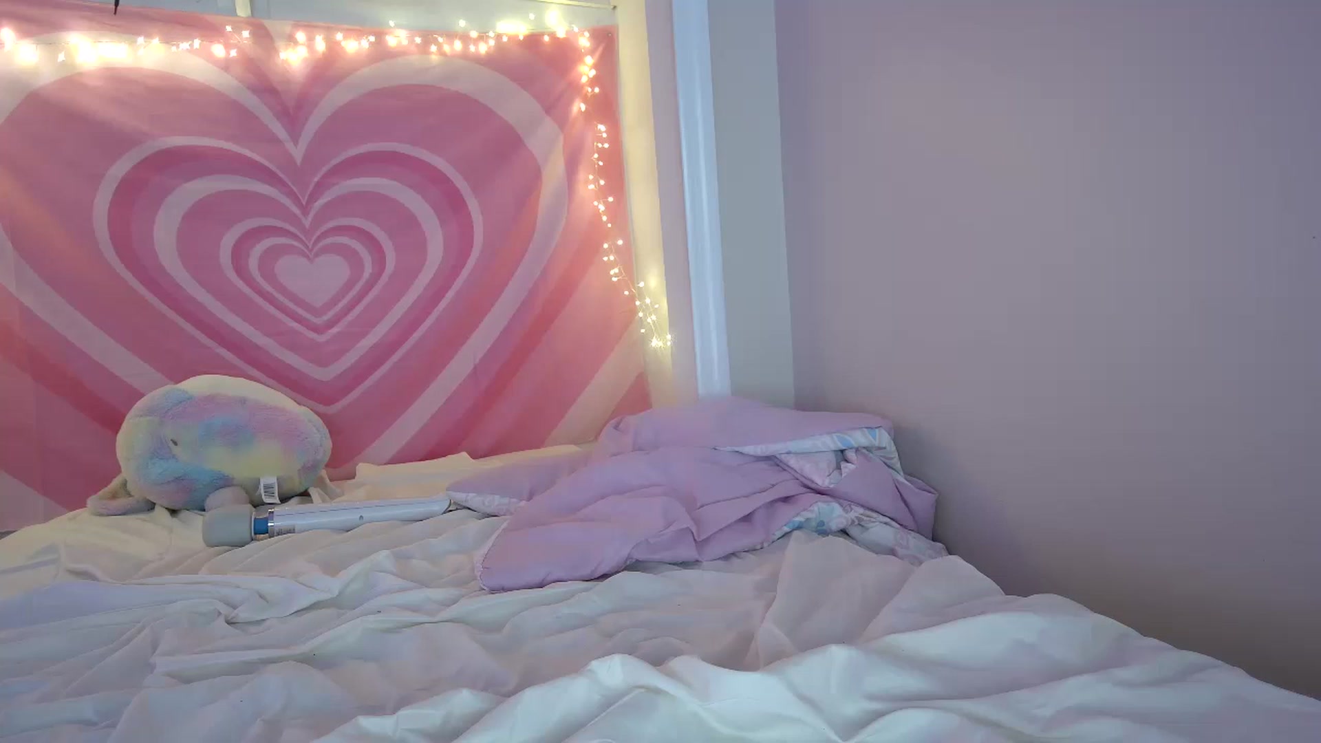 Gallery image thumbnail from DuckChan0's myfreecams stream on, 08/03/2023, 17:31 image 12 of 20