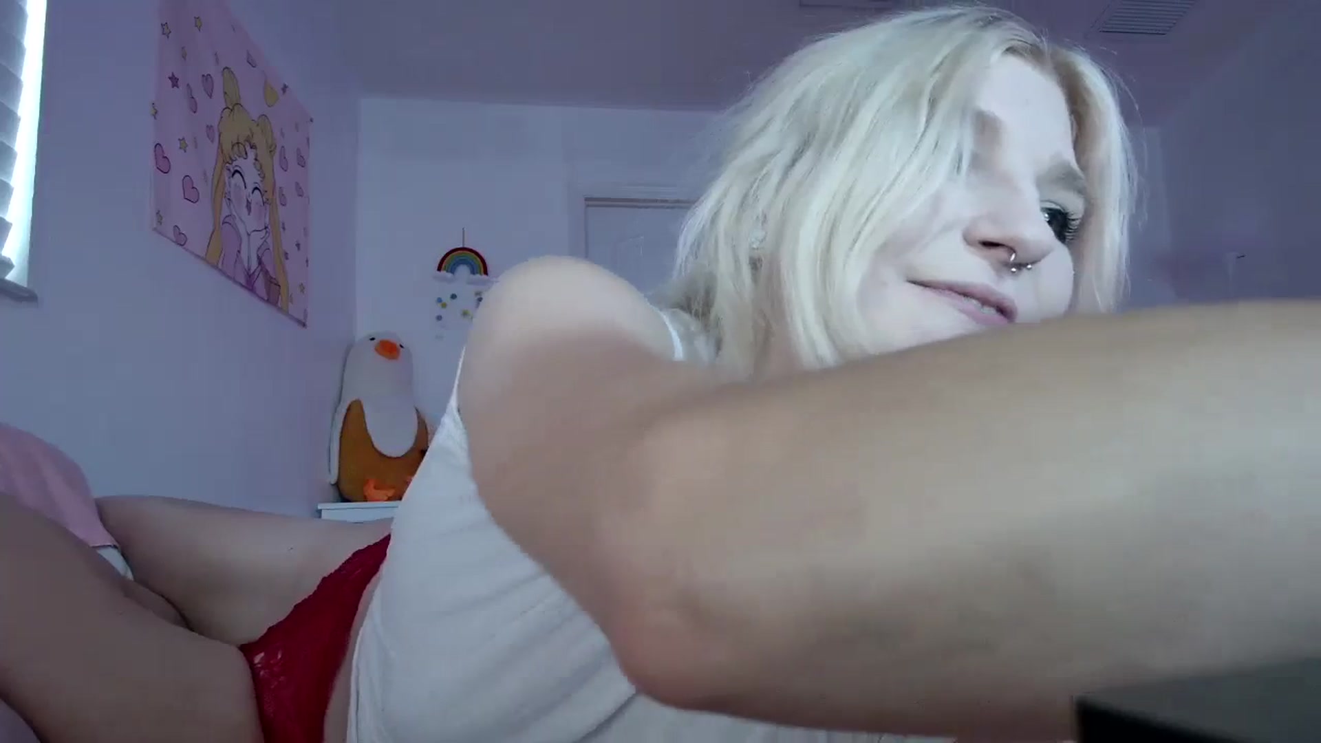 Gallery image thumbnail from DuckChan0's myfreecams stream on, 08/06/2023, 23:29 image 8 of 20