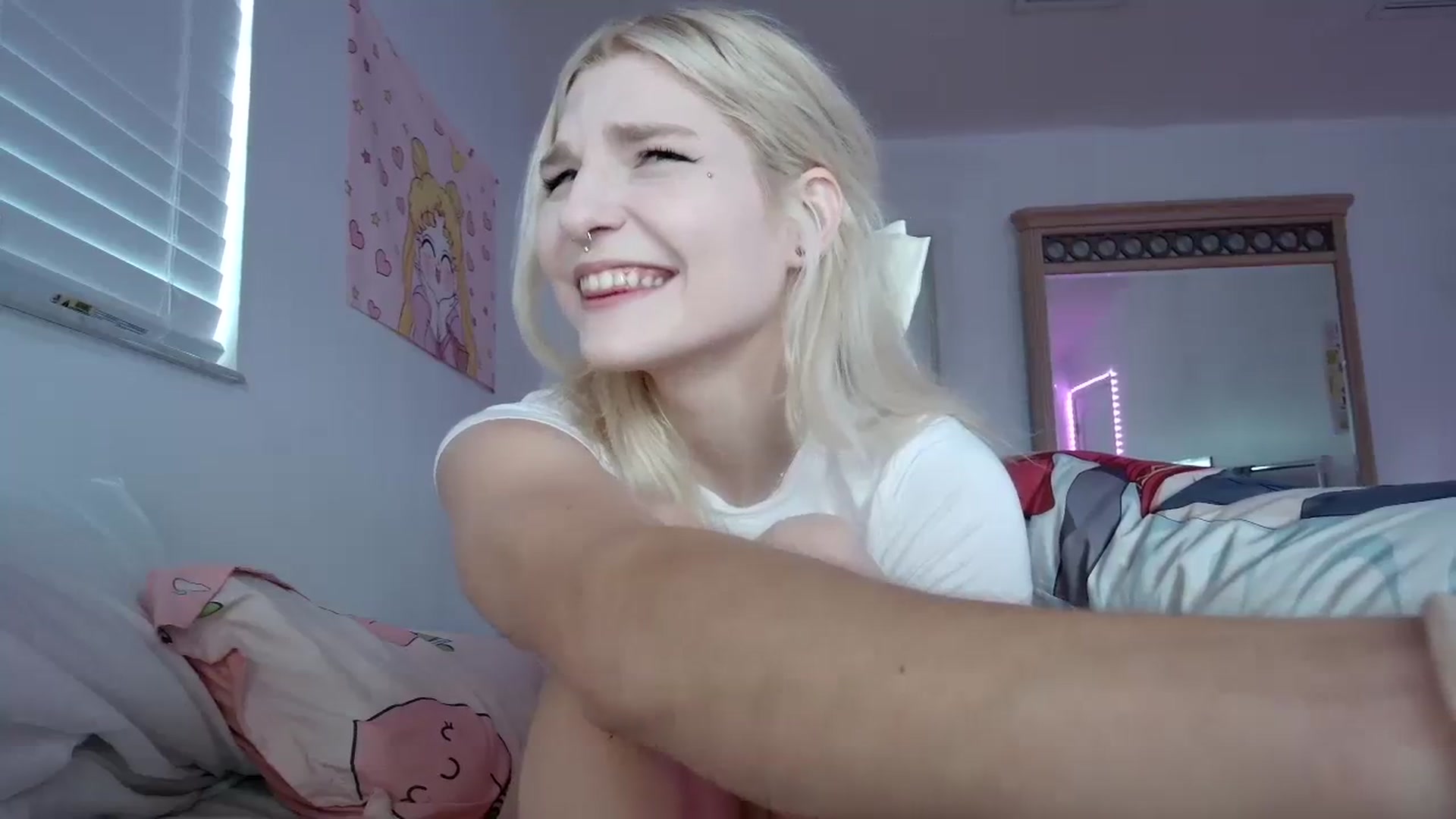 Gallery image thumbnail from DuckChan0's myfreecams stream on, 08/06/2023, 23:29 image 3 of 20