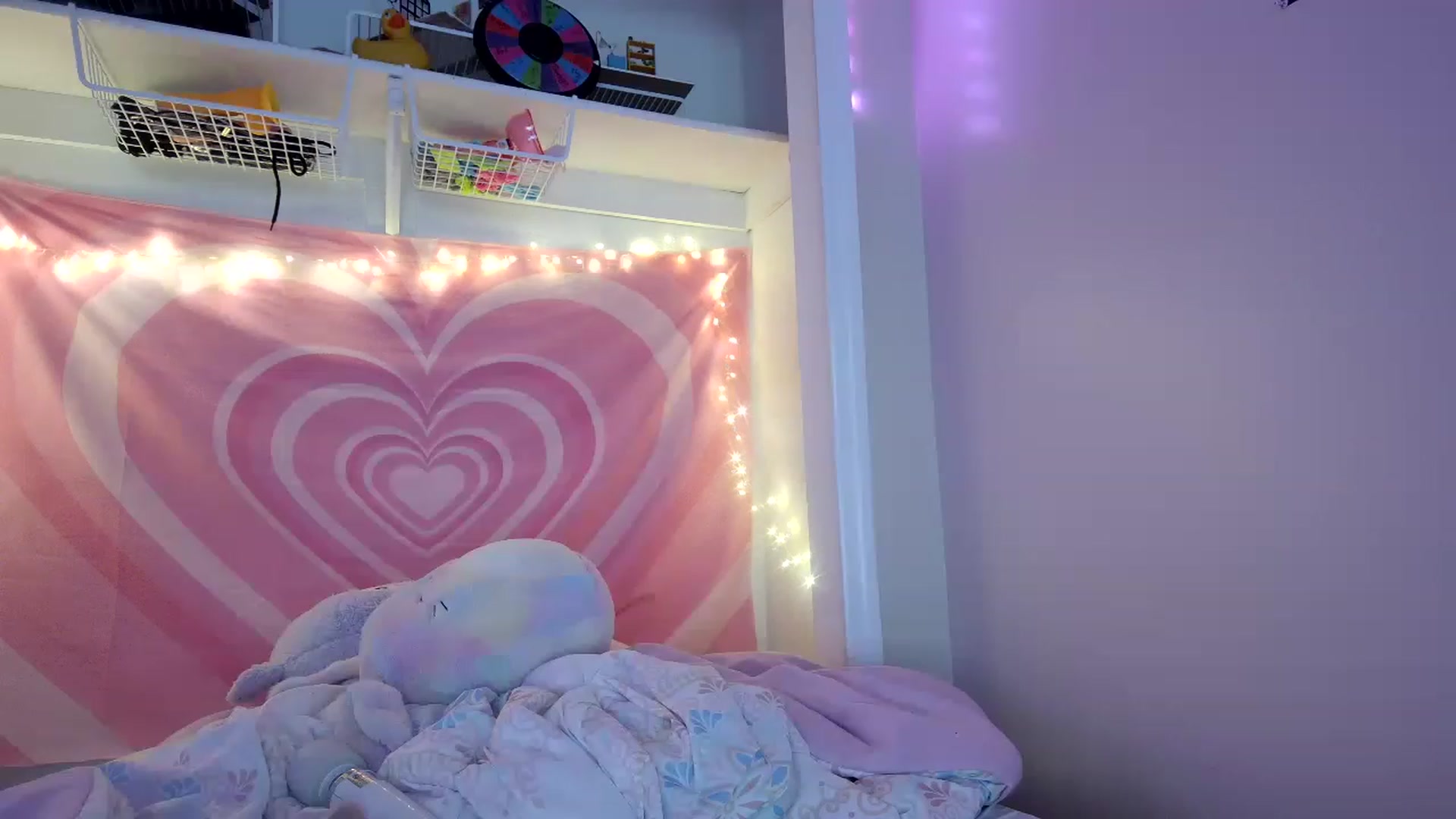 Gallery image thumbnail from DuckChan0's myfreecams stream on, 08/07/2023, 17:43 image 17 of 20