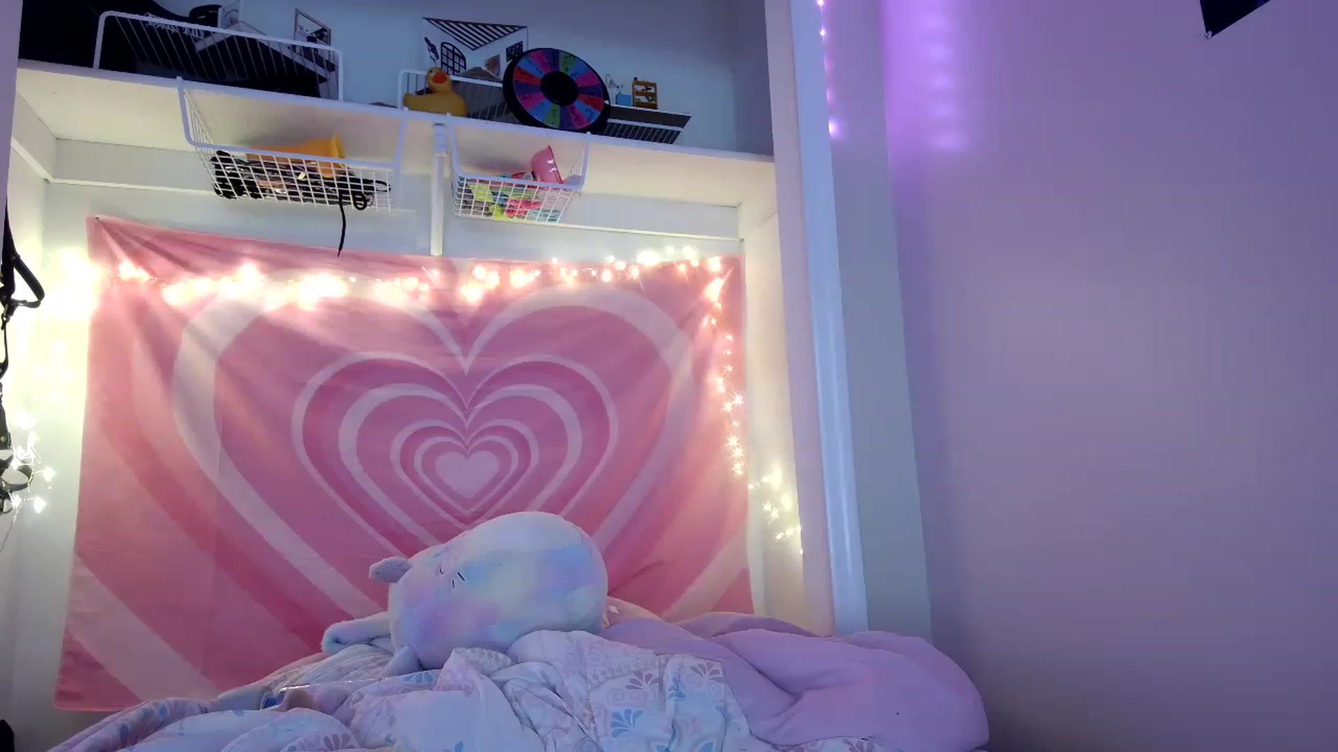 Gallery image thumbnail from DuckChan0's myfreecams stream on, 08/07/2023, 17:43 image 6 of 20