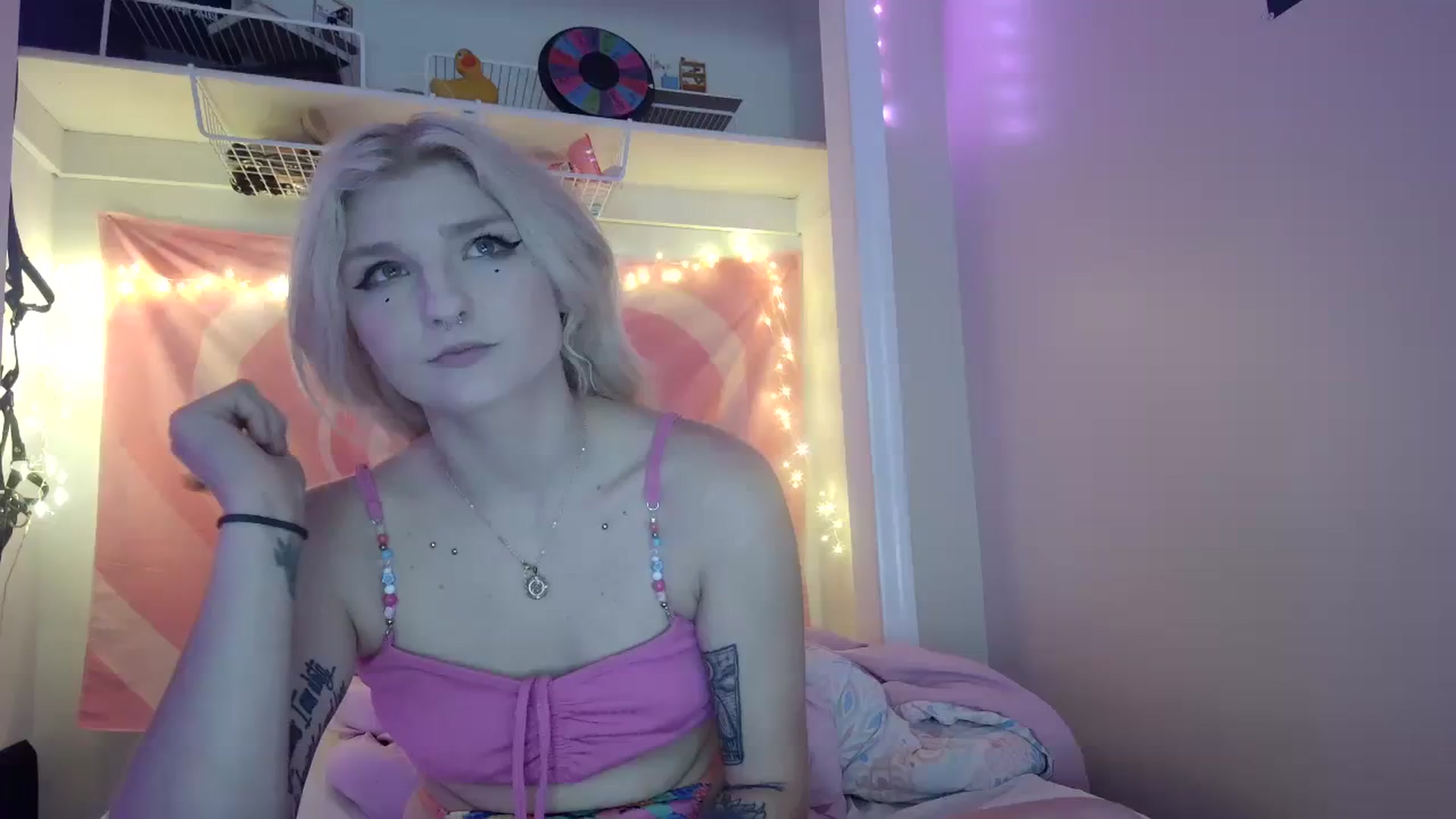 Gallery image thumbnail from DuckChan0's myfreecams stream on, 08/08/2023, 16:37 image 1 of 20