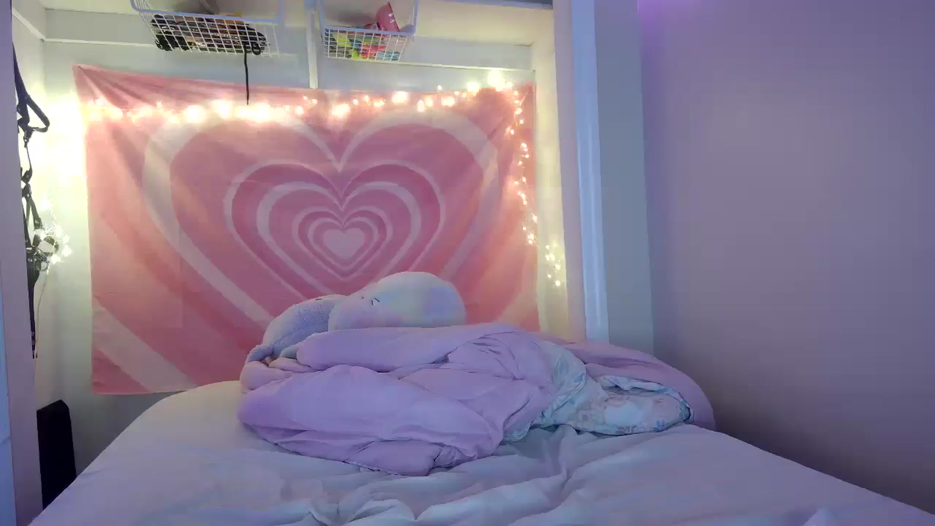 Gallery image thumbnail from DuckChan0's myfreecams stream on, 08/08/2023, 16:37 image 2 of 20