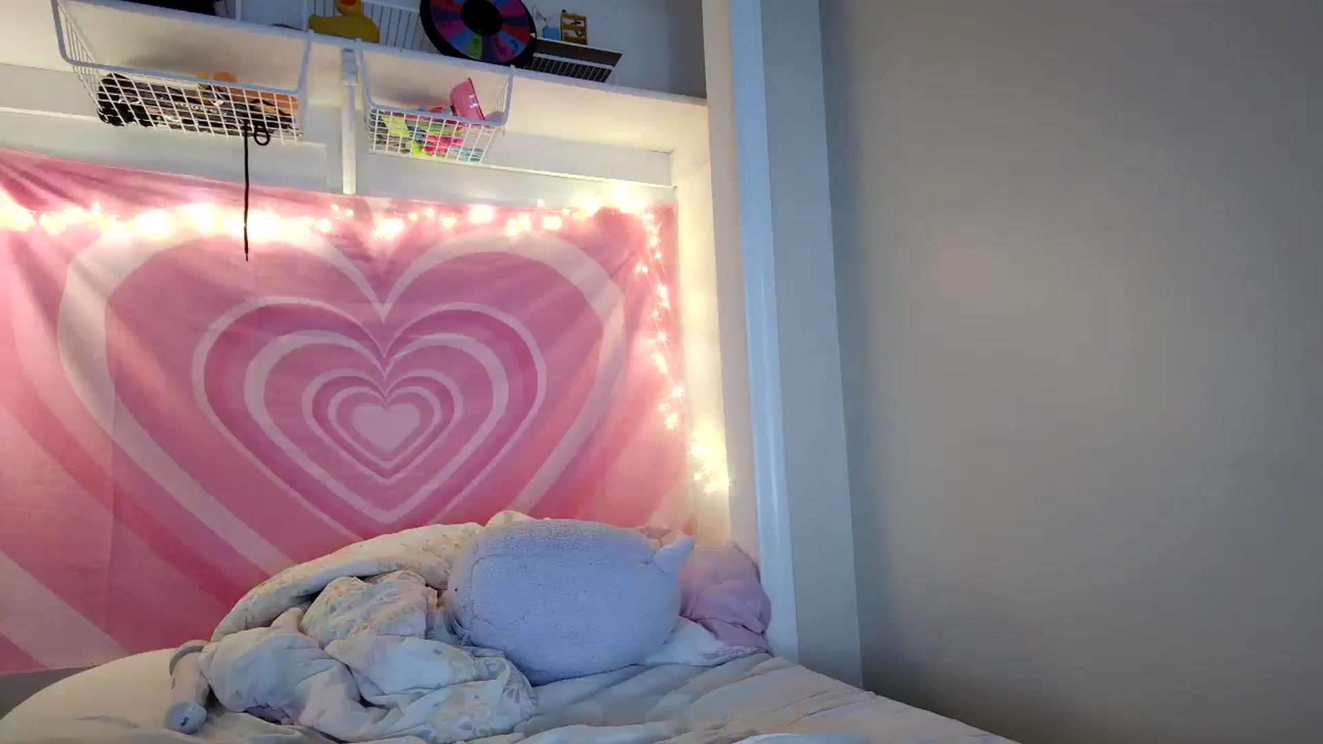 Gallery image thumbnail from DuckChan0's myfreecams stream on, 08/10/2023, 20:03 image 10 of 20