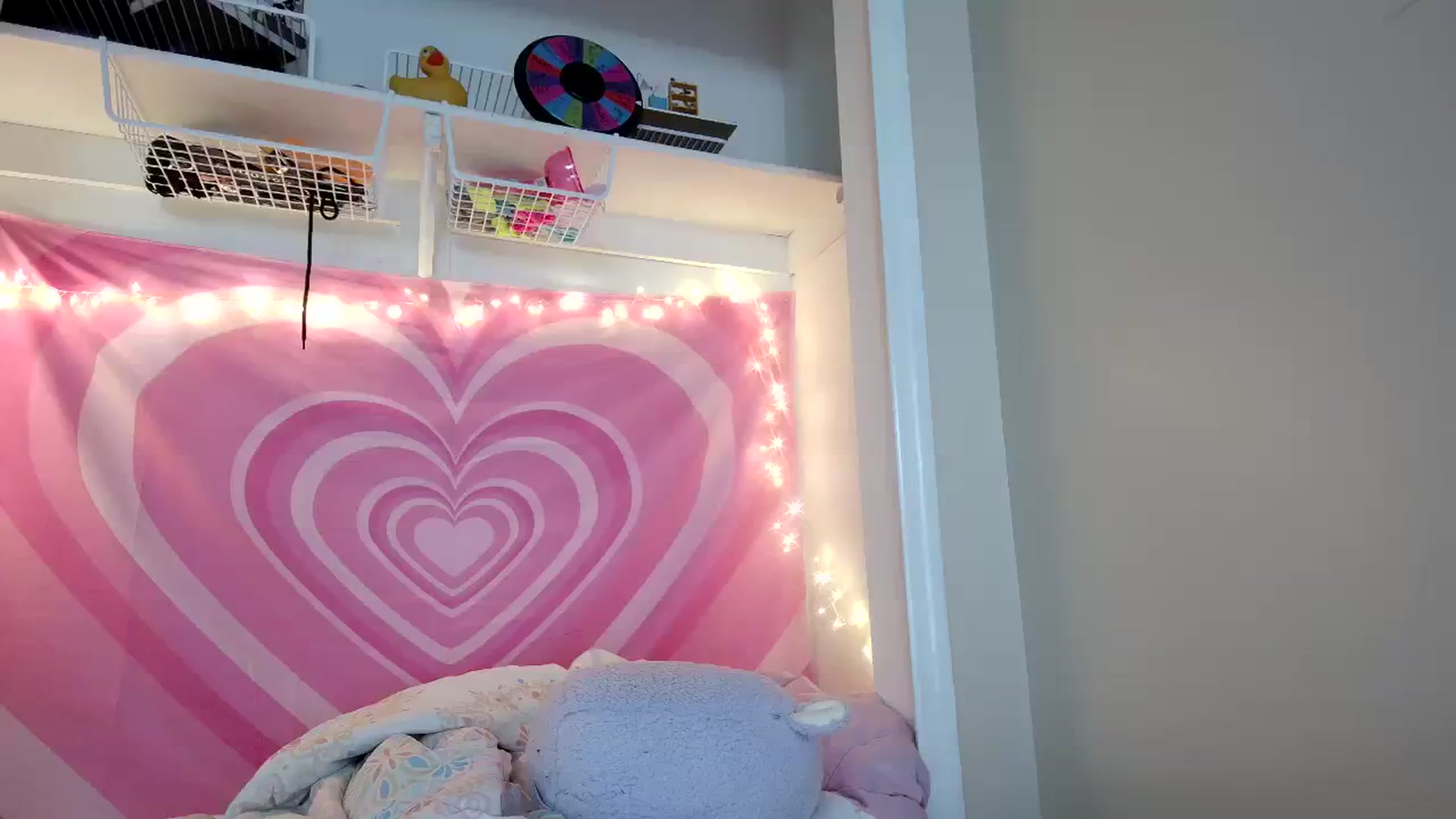 Gallery image thumbnail from DuckChan0's myfreecams stream on, 08/10/2023, 20:03 image 1 of 20