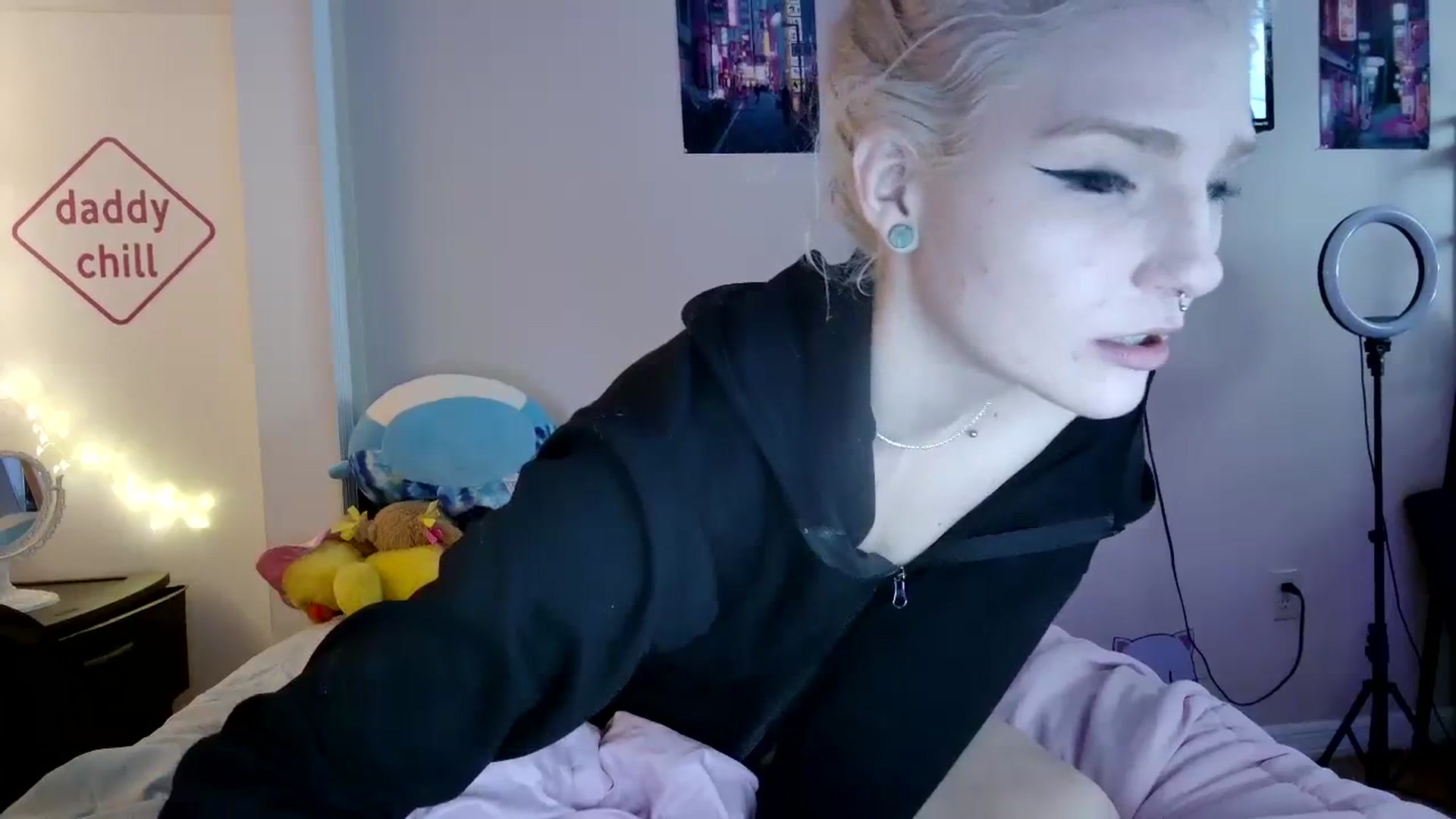 Gallery image thumbnail from DuckChan0's myfreecams stream on, 08/22/2023, 16:06 image 4 of 20