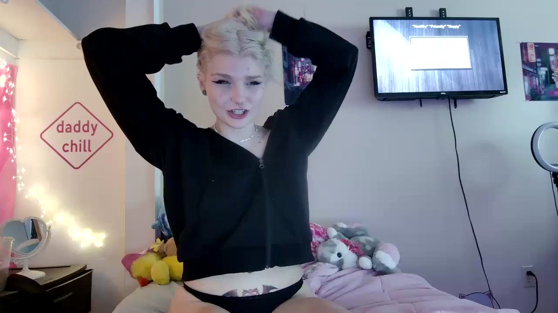 Gallery image thumbnail from DuckChan0's myfreecams stream on, 08/22/2023, 16:06 image 18 of 20