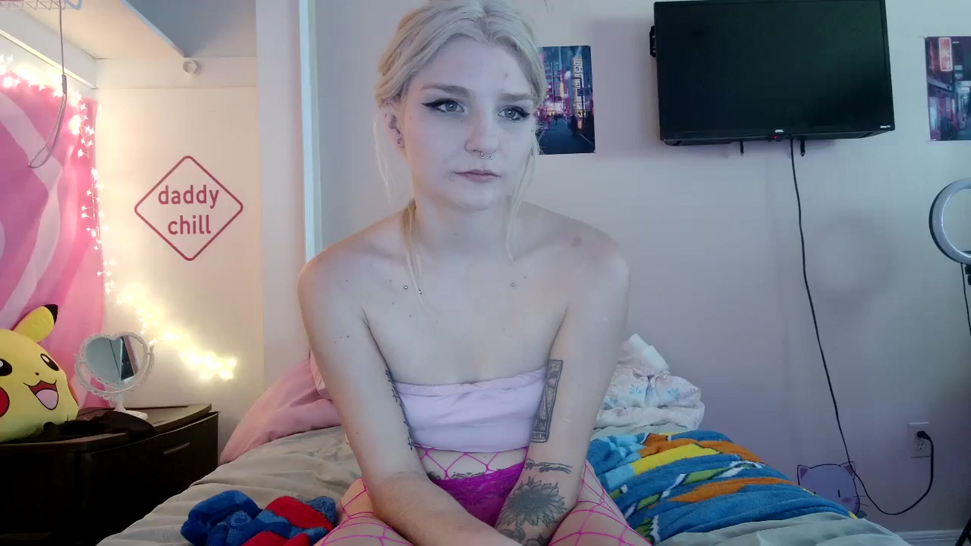 Gallery image thumbnail from DuckChan0's myfreecams stream on, 08/23/2023, 17:53 image 12 of 20