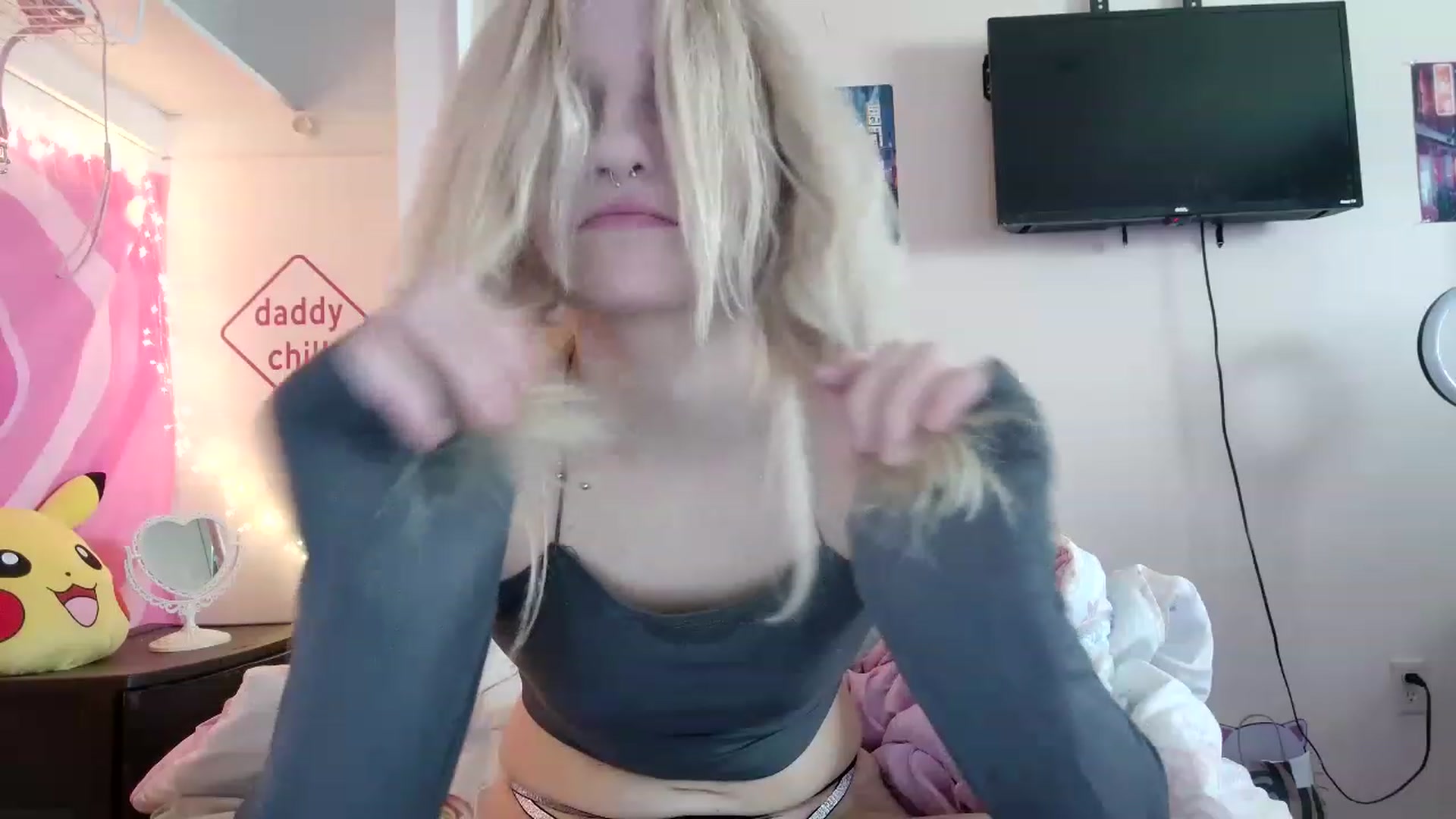 Gallery image thumbnail from DuckChan0's myfreecams stream on, 08/24/2023, 17:00 image 16 of 20