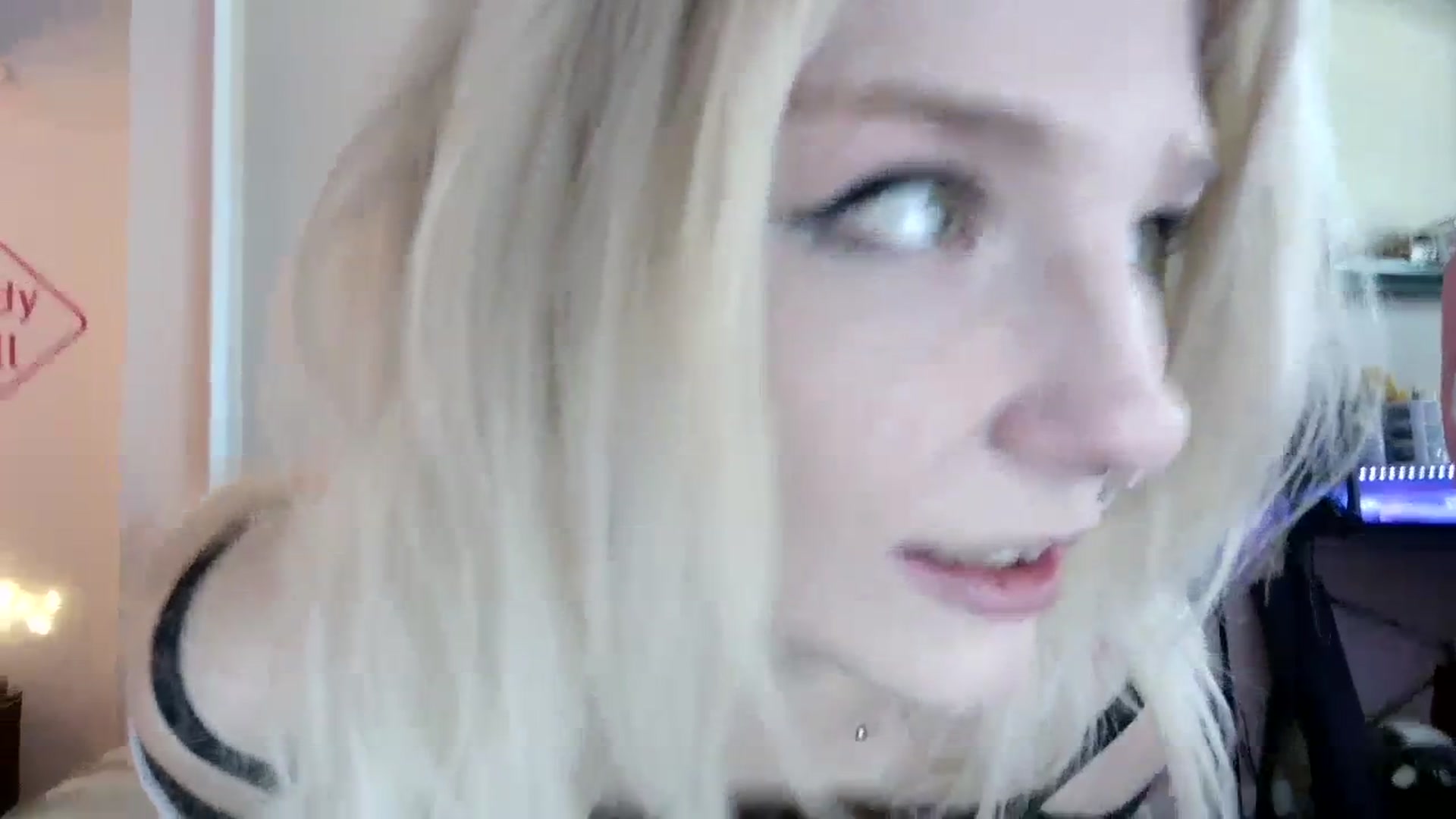 Gallery image thumbnail from DuckChan0's myfreecams stream on, 08/25/2023, 23:07 image 9 of 20