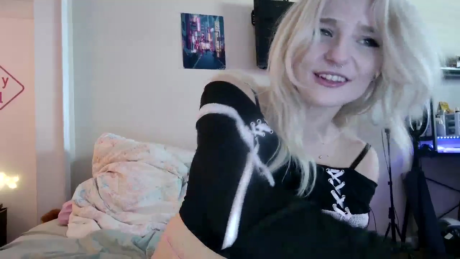 Gallery image thumbnail from DuckChan0's myfreecams stream on, 08/25/2023, 23:07 image 18 of 20
