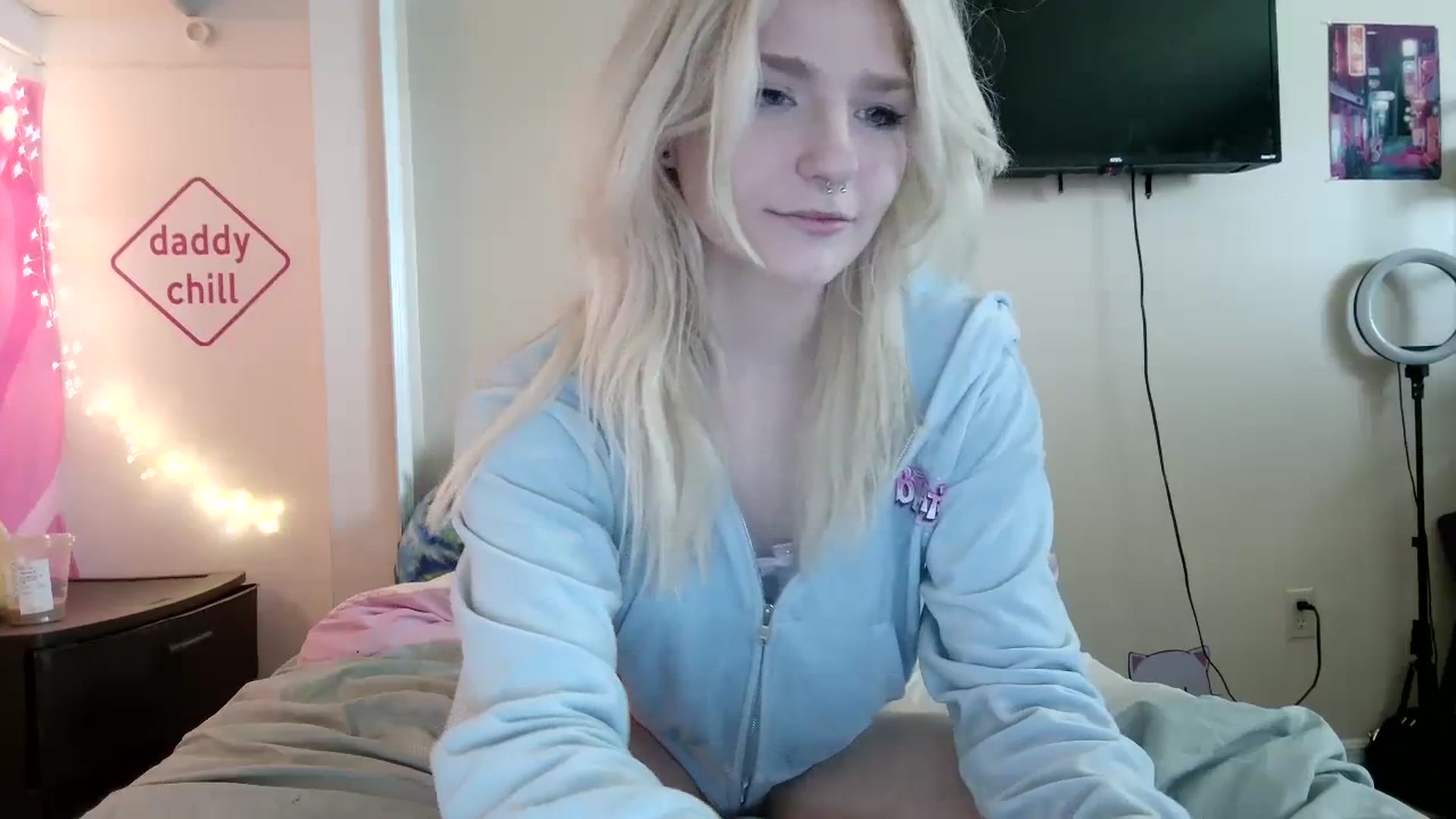 Gallery image thumbnail from DuckChan0's myfreecams stream on, 08/29/2023, 17:04 image 11 of 20