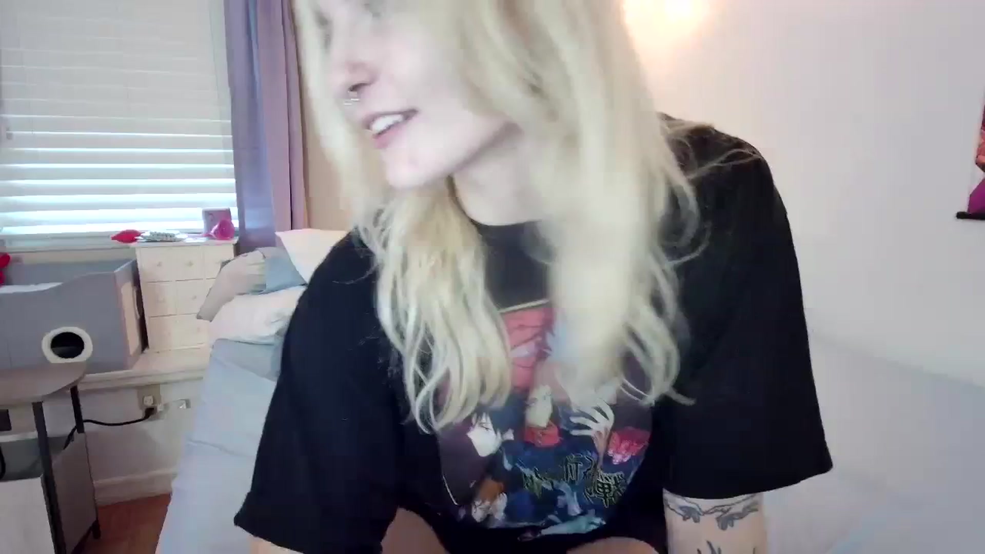 Gallery image thumbnail from DuckChan0's myfreecams stream on, 09/03/2023, 23:27 image 7 of 20