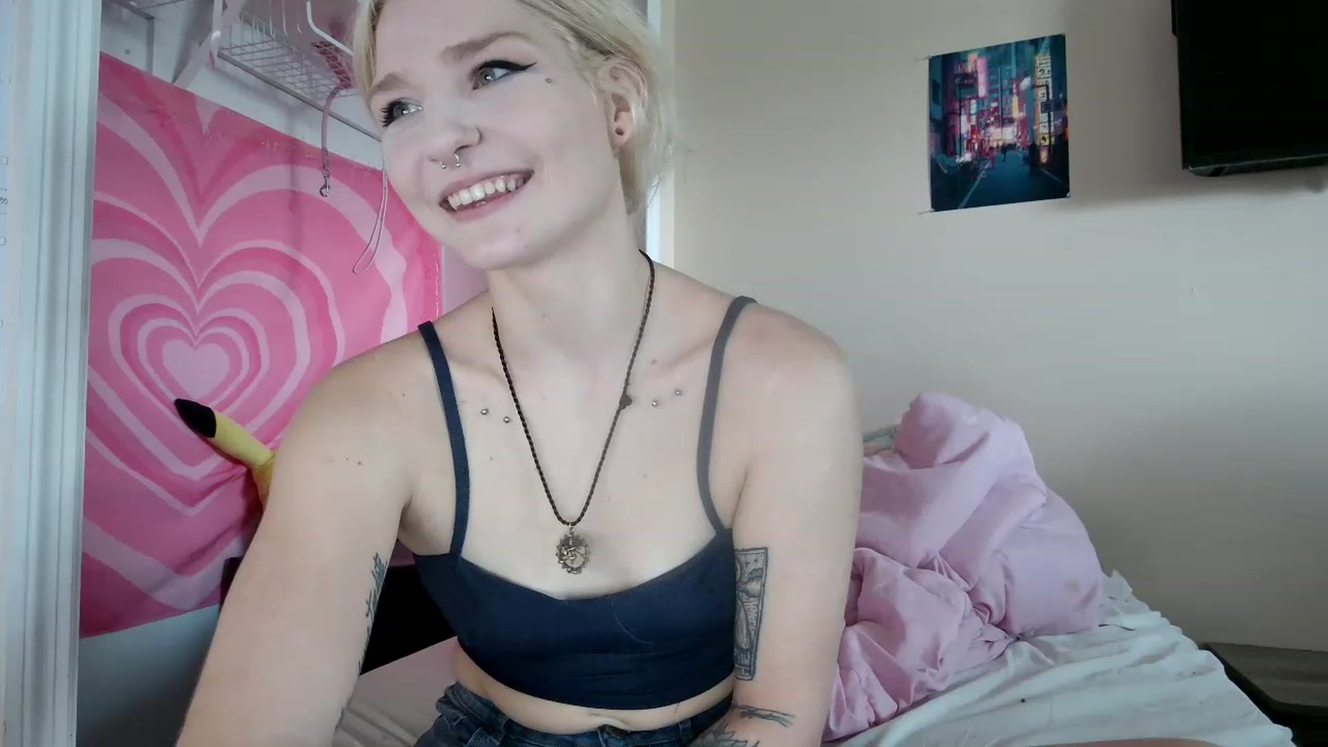 Gallery image thumbnail from DuckChan0's myfreecams stream on, 09/05/2023, 16:00 image 15 of 20