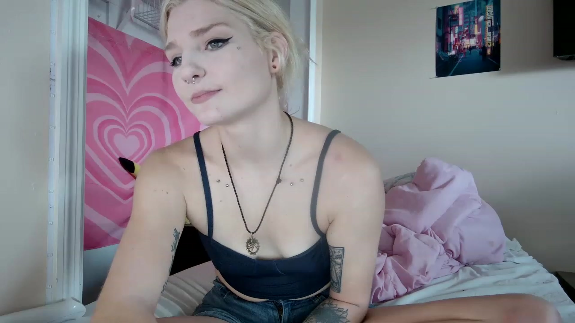 Gallery image thumbnail from DuckChan0's myfreecams stream on, 09/05/2023, 16:00 image 14 of 20