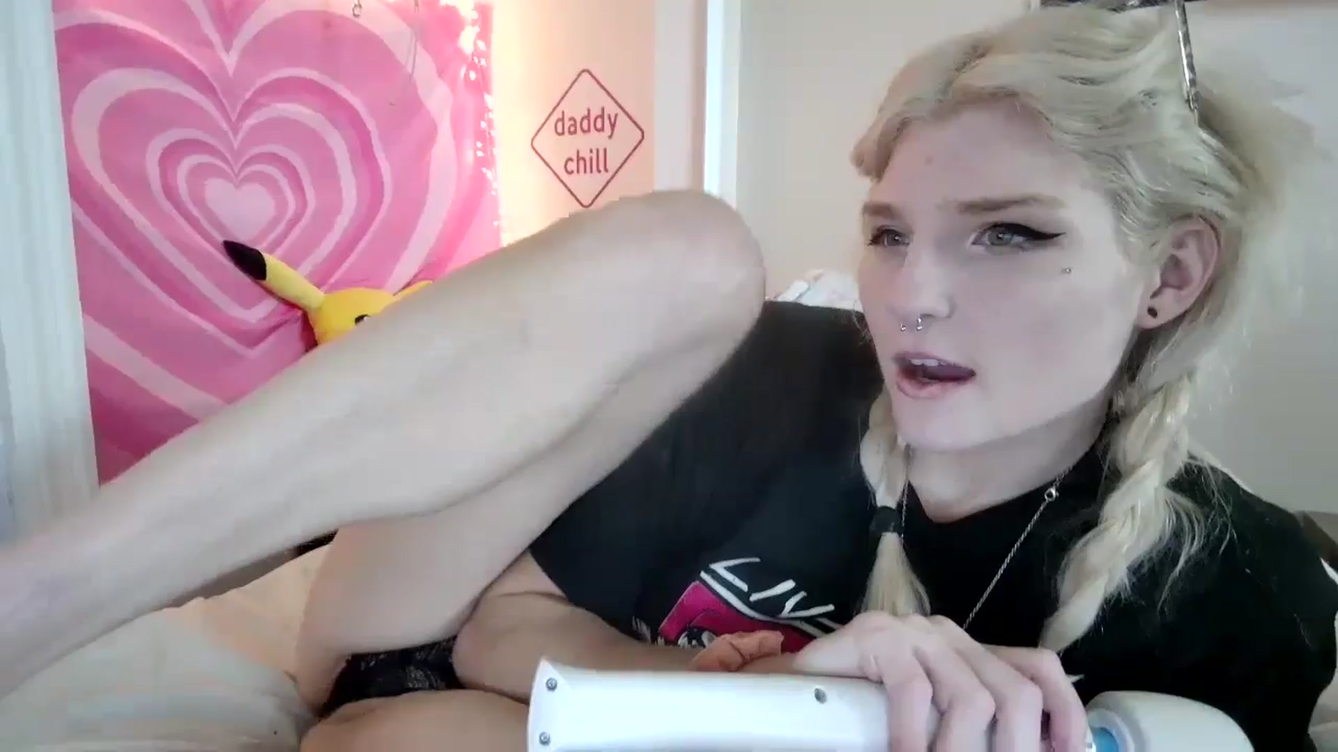 Gallery image thumbnail from DuckChan0's myfreecams stream on, 09/07/2023, 17:42 image 5 of 20