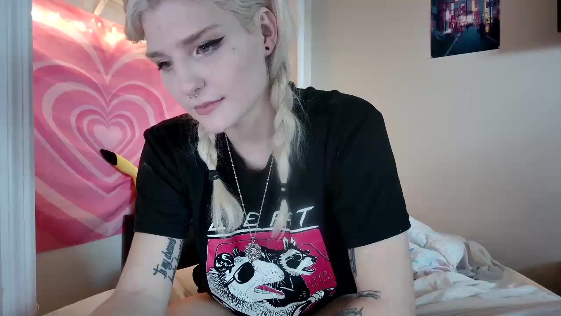 Gallery image thumbnail from DuckChan0's myfreecams stream on, 09/07/2023, 17:42 image 9 of 20