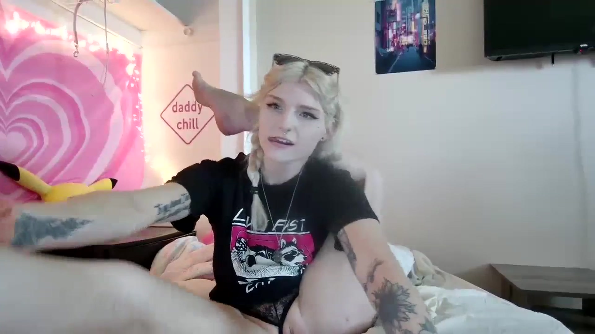 Gallery image thumbnail from DuckChan0's myfreecams stream on, 09/07/2023, 17:42 image 16 of 20