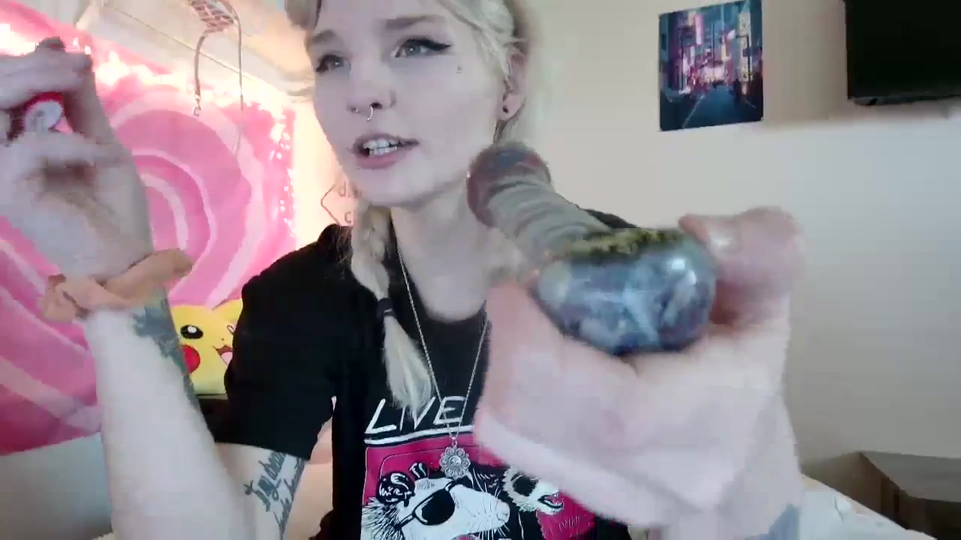 Gallery image thumbnail from DuckChan0's myfreecams stream on, 09/07/2023, 17:42 image 17 of 20
