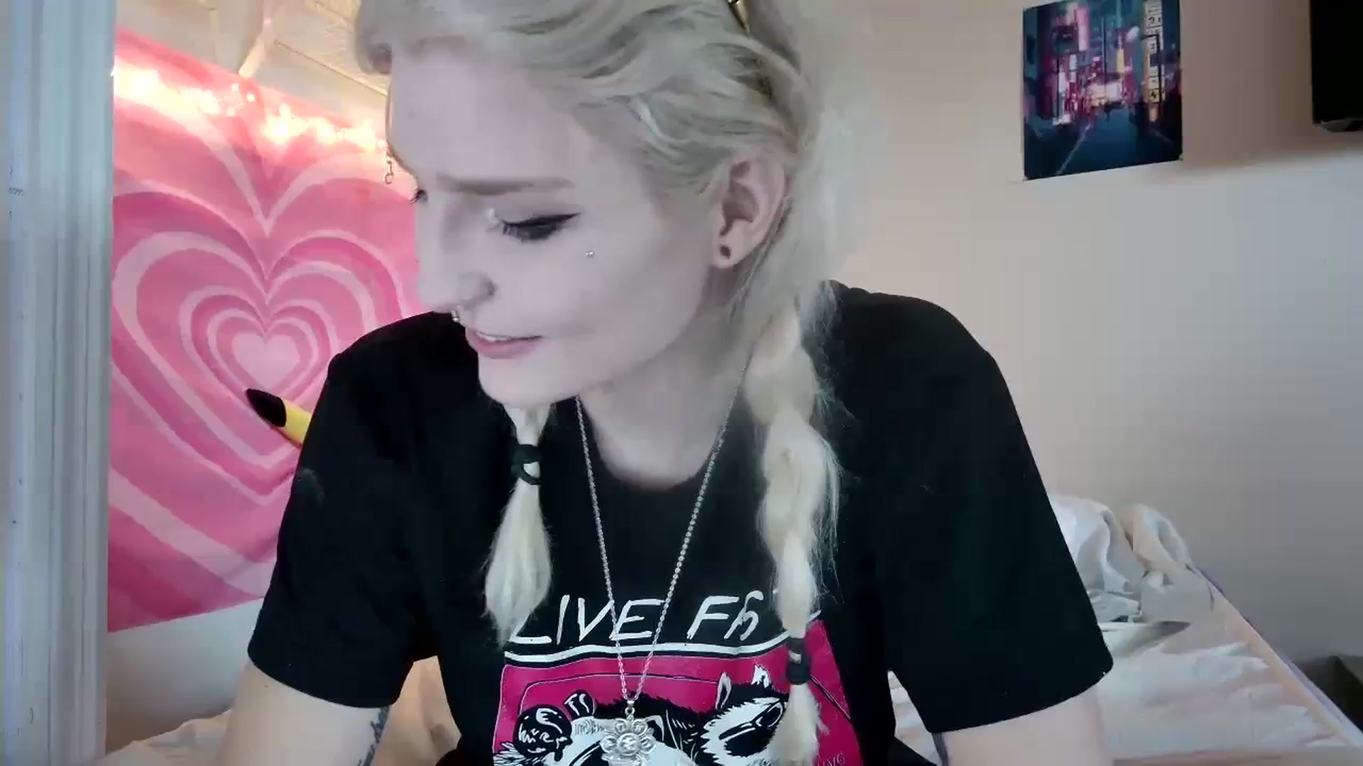 Gallery image thumbnail from DuckChan0's myfreecams stream on, 09/07/2023, 17:42 image 1 of 20