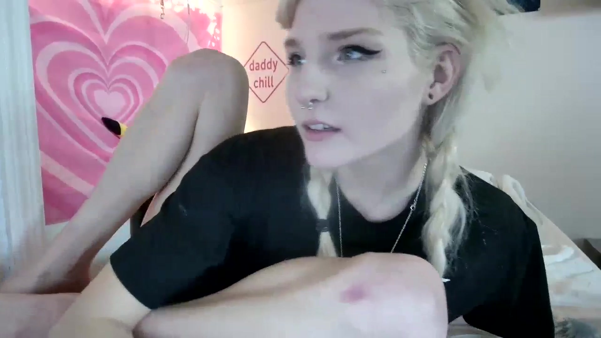Gallery image thumbnail from DuckChan0's myfreecams stream on, 09/07/2023, 17:42 image 4 of 20