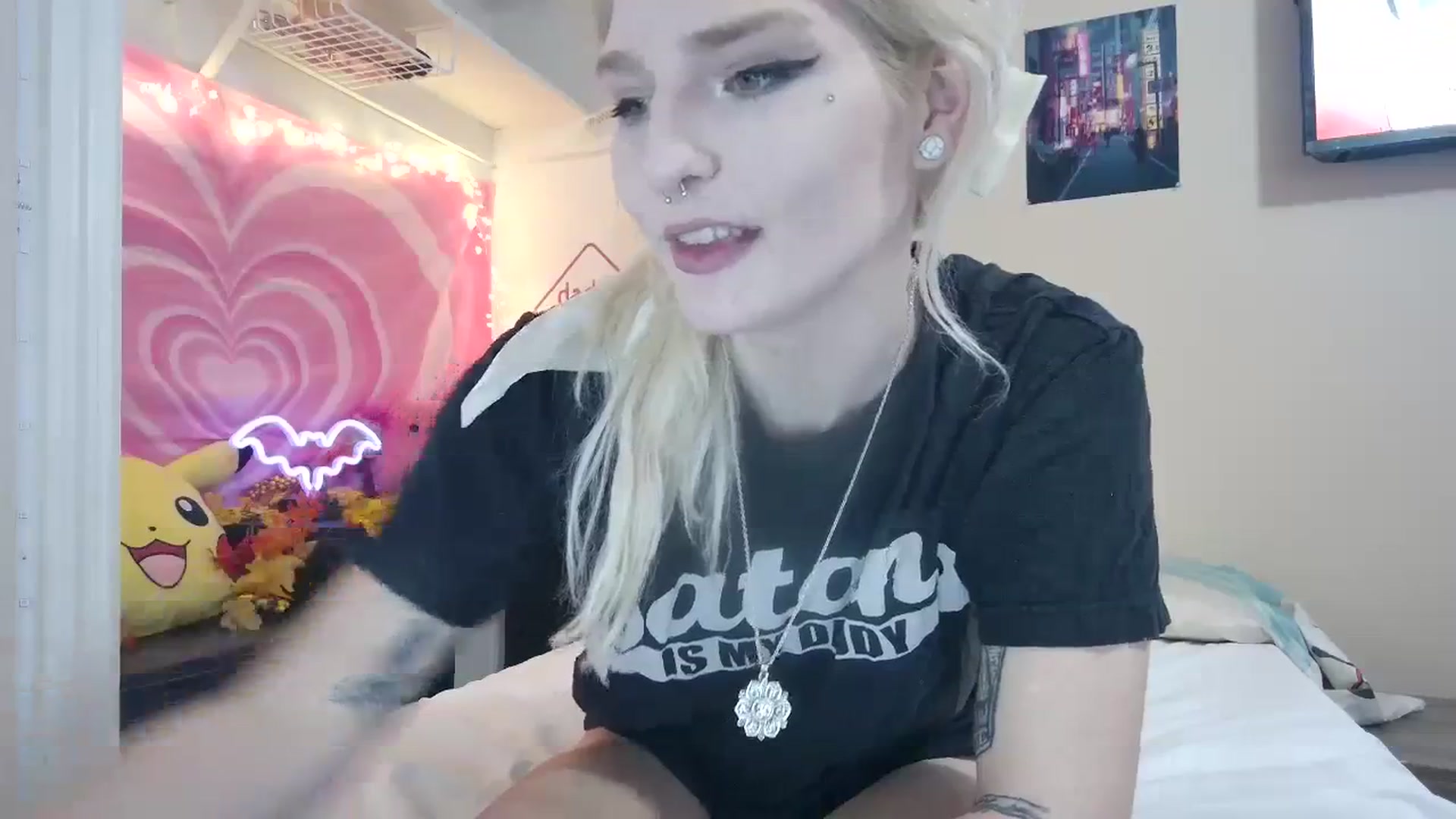 Gallery image thumbnail from DuckChan0's myfreecams stream on, 09/11/2023, 17:38 image 6 of 20