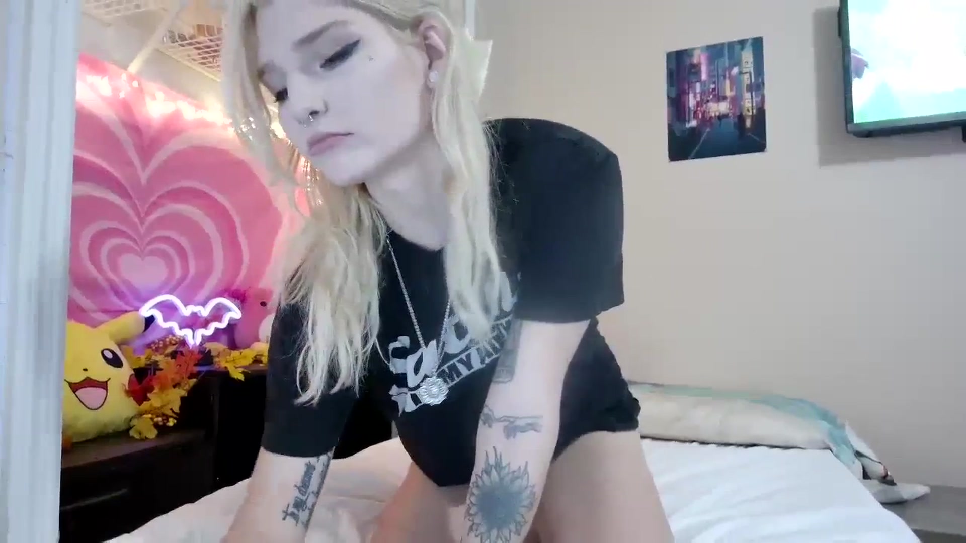 Gallery image thumbnail from DuckChan0's myfreecams stream on, 09/11/2023, 17:38 image 2 of 20