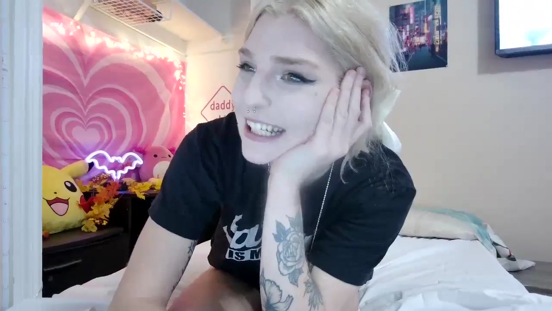 Gallery image thumbnail from DuckChan0's myfreecams stream on, 09/11/2023, 17:38 image 4 of 20