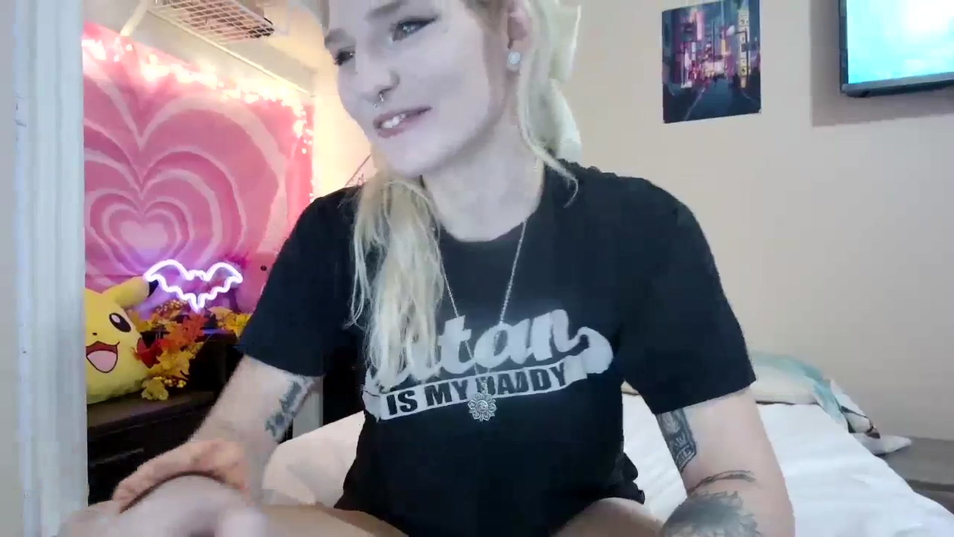 Gallery image thumbnail from DuckChan0's myfreecams stream on, 09/11/2023, 17:38 image 7 of 20