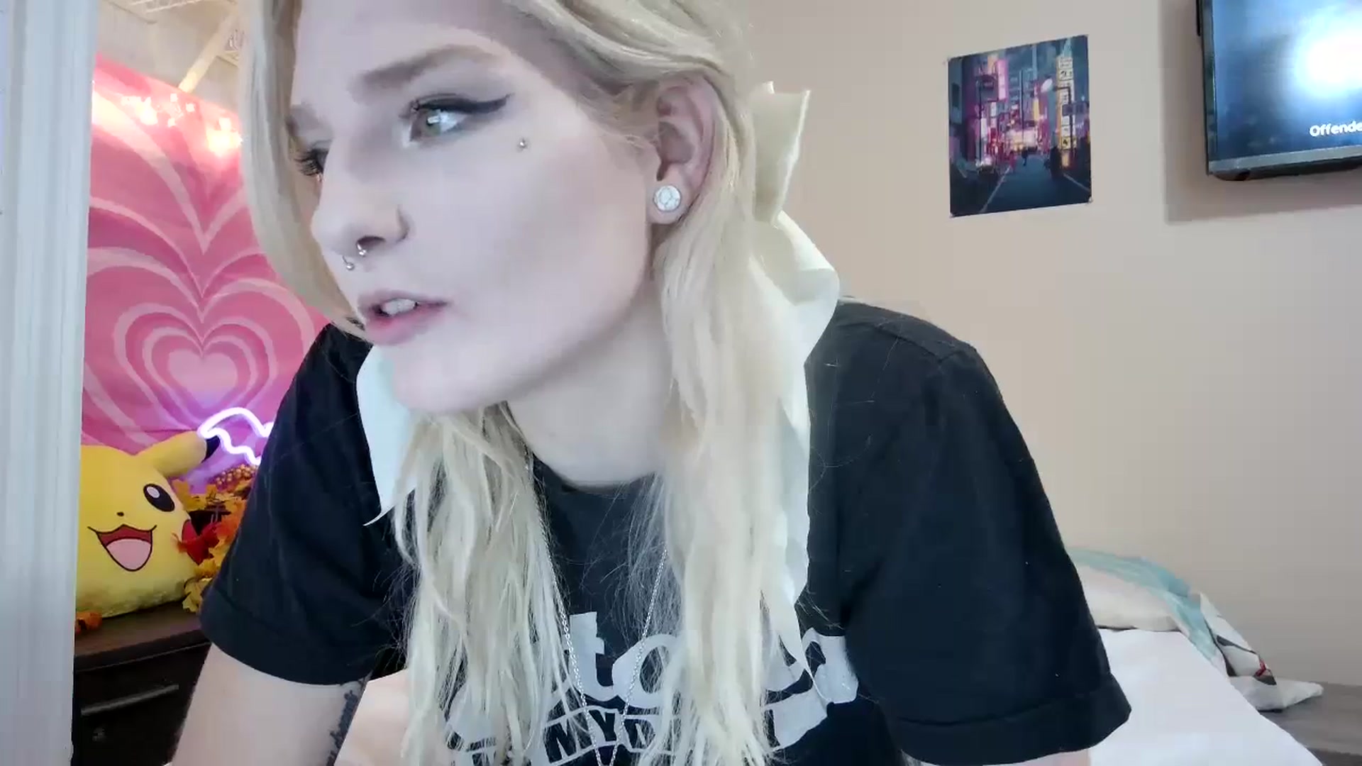 Gallery image thumbnail from DuckChan0's myfreecams stream on, 09/11/2023, 17:38 image 20 of 20