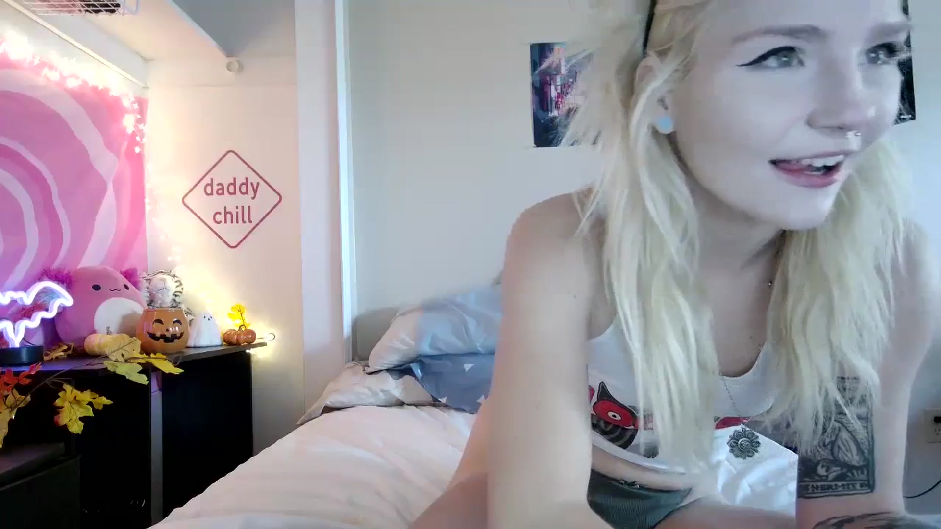 Gallery image thumbnail from DuckChan0's myfreecams stream on, 09/12/2023, 15:42 image 2 of 20