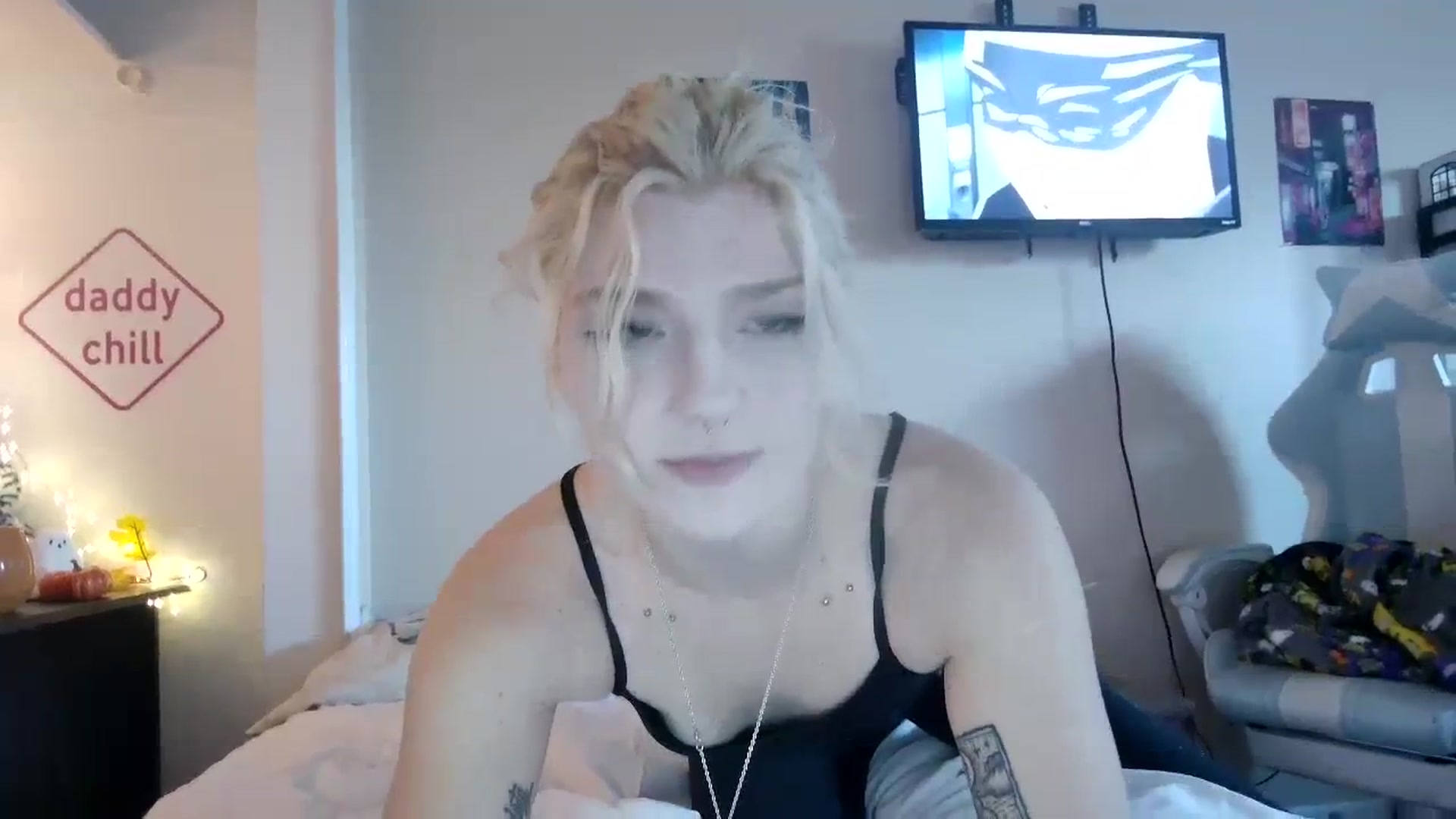 Gallery image thumbnail from DuckChan0's myfreecams stream on, 09/13/2023, 16:09 image 8 of 20