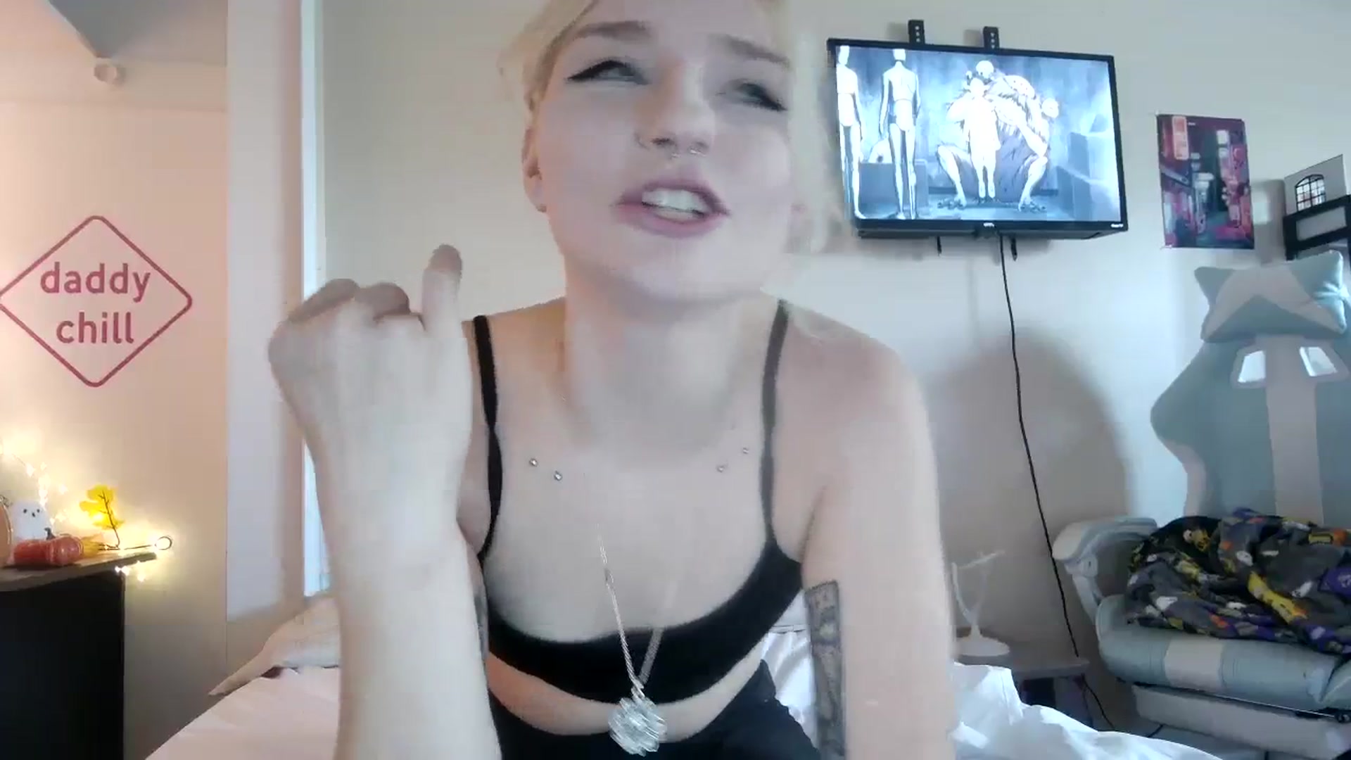 Gallery image thumbnail from DuckChan0's myfreecams stream on, 09/13/2023, 16:09 image 12 of 20