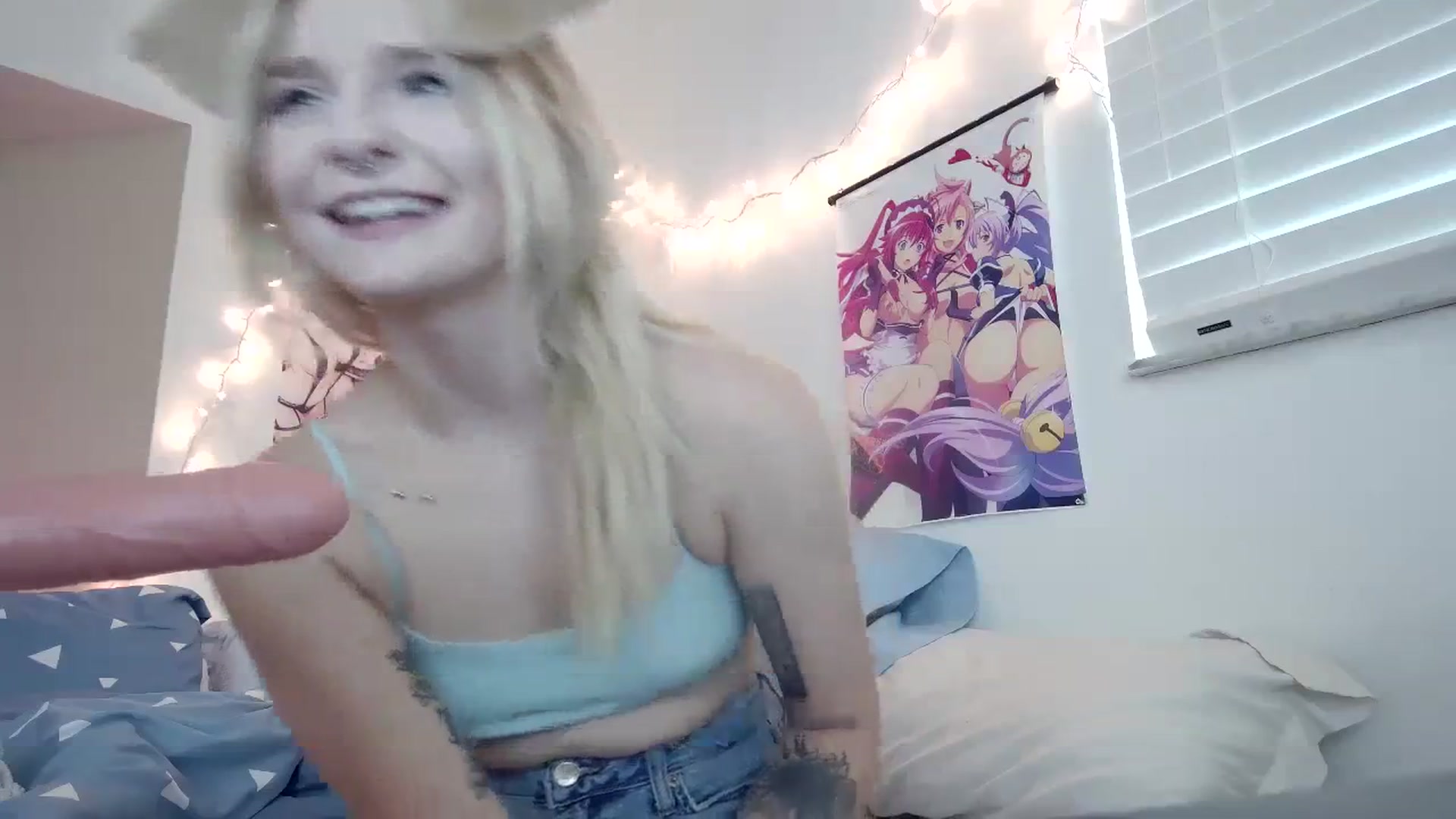 Gallery image thumbnail from DuckChan0's myfreecams stream on, 09/17/2023, 21:39 image 19 of 20