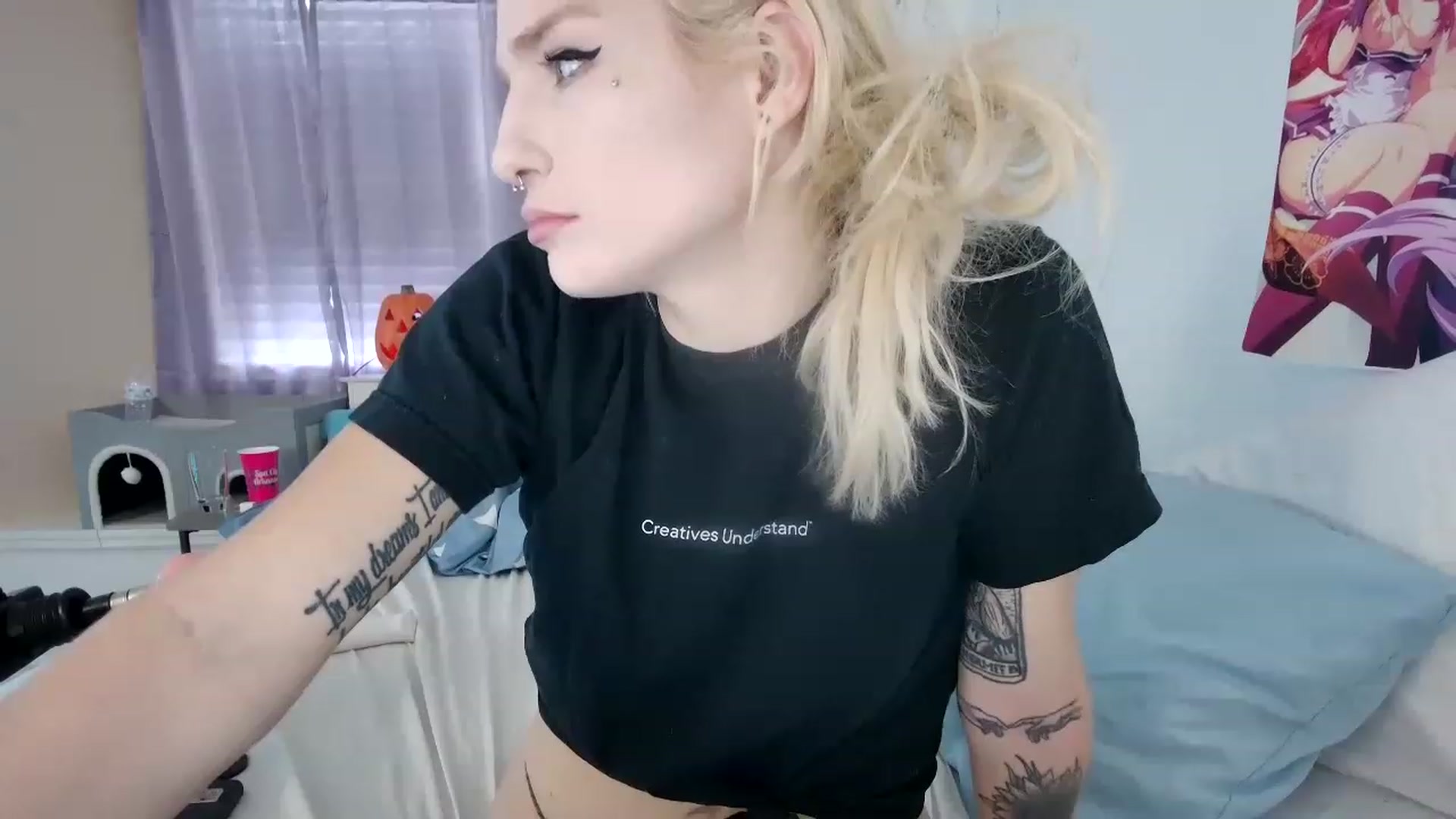 Gallery image thumbnail from DuckChan0's myfreecams stream on, 09/18/2023, 17:51 image 12 of 20