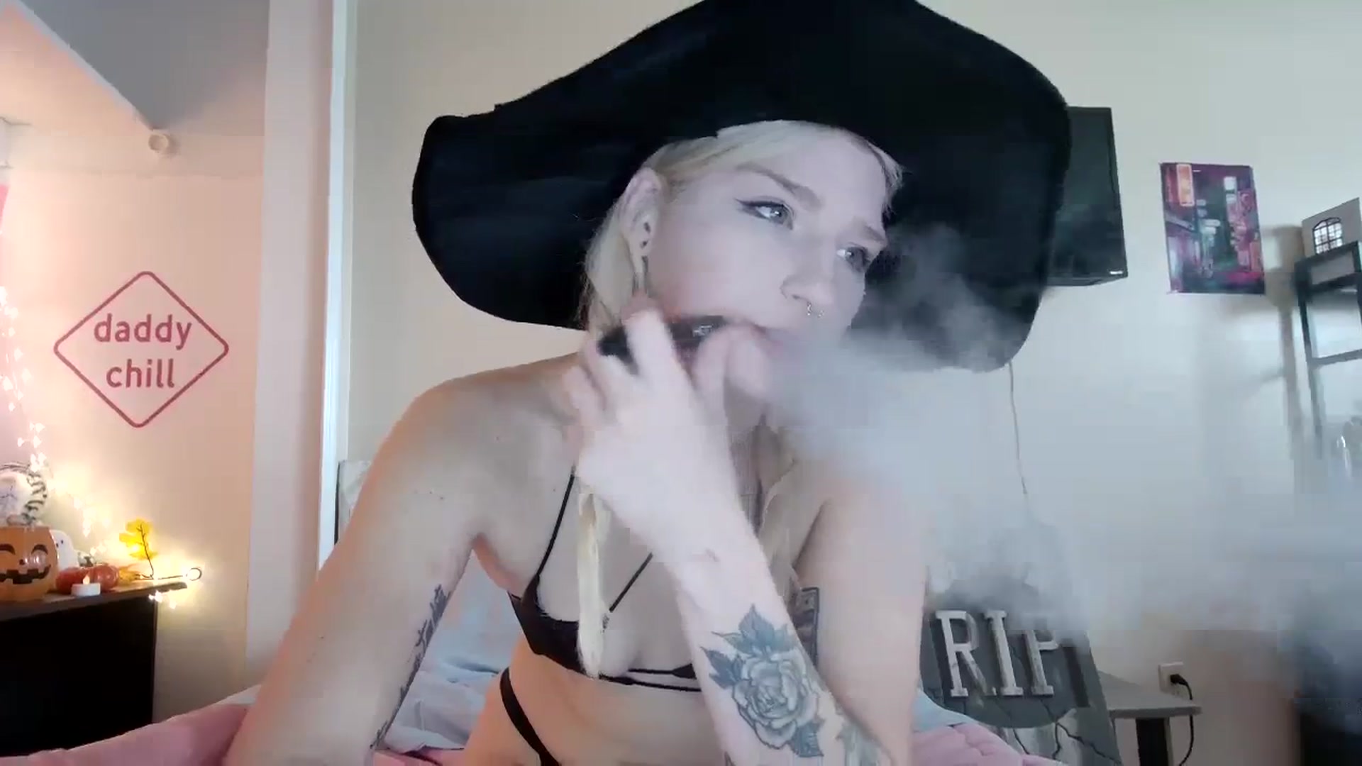Gallery image thumbnail from DuckChan0's myfreecams stream on, 09/19/2023, 14:03 image 20 of 20