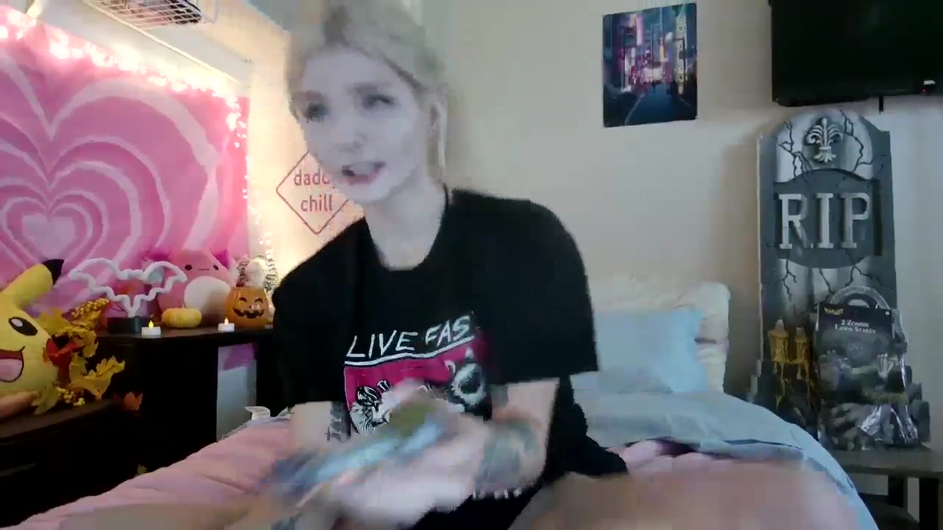 Gallery image thumbnail from DuckChan0's myfreecams stream on, 09/20/2023, 16:27 image 7 of 20
