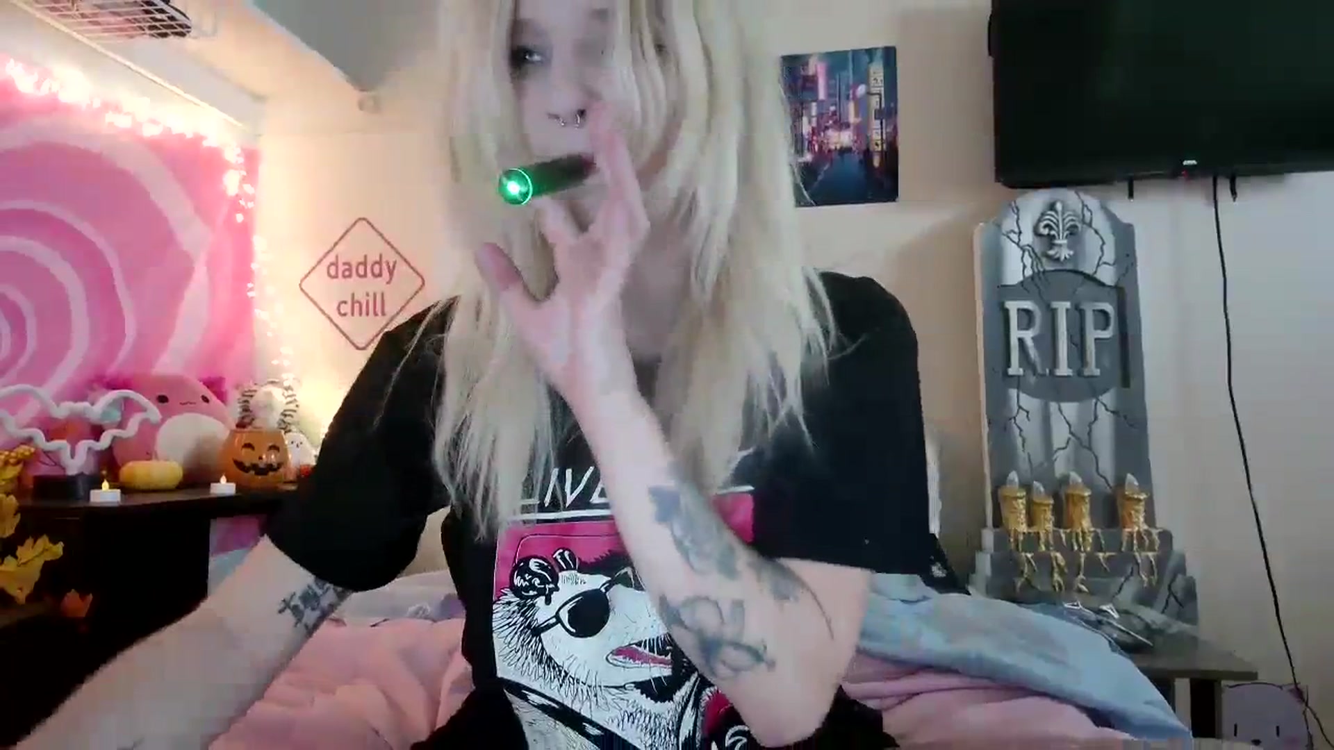 Gallery image thumbnail from DuckChan0's myfreecams stream on, 09/20/2023, 18:07 image 12 of 20