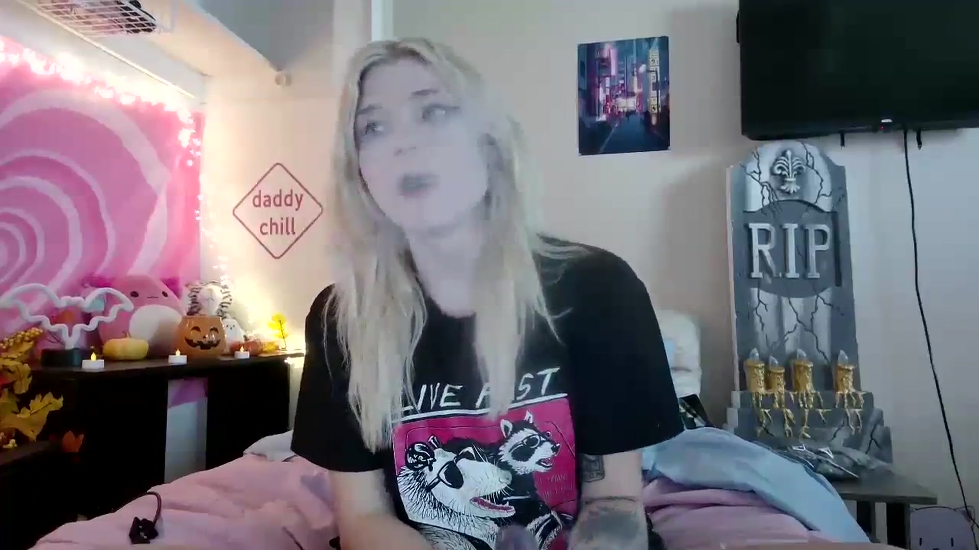 Gallery image thumbnail from DuckChan0's myfreecams stream on, 09/20/2023, 18:07 image 14 of 20