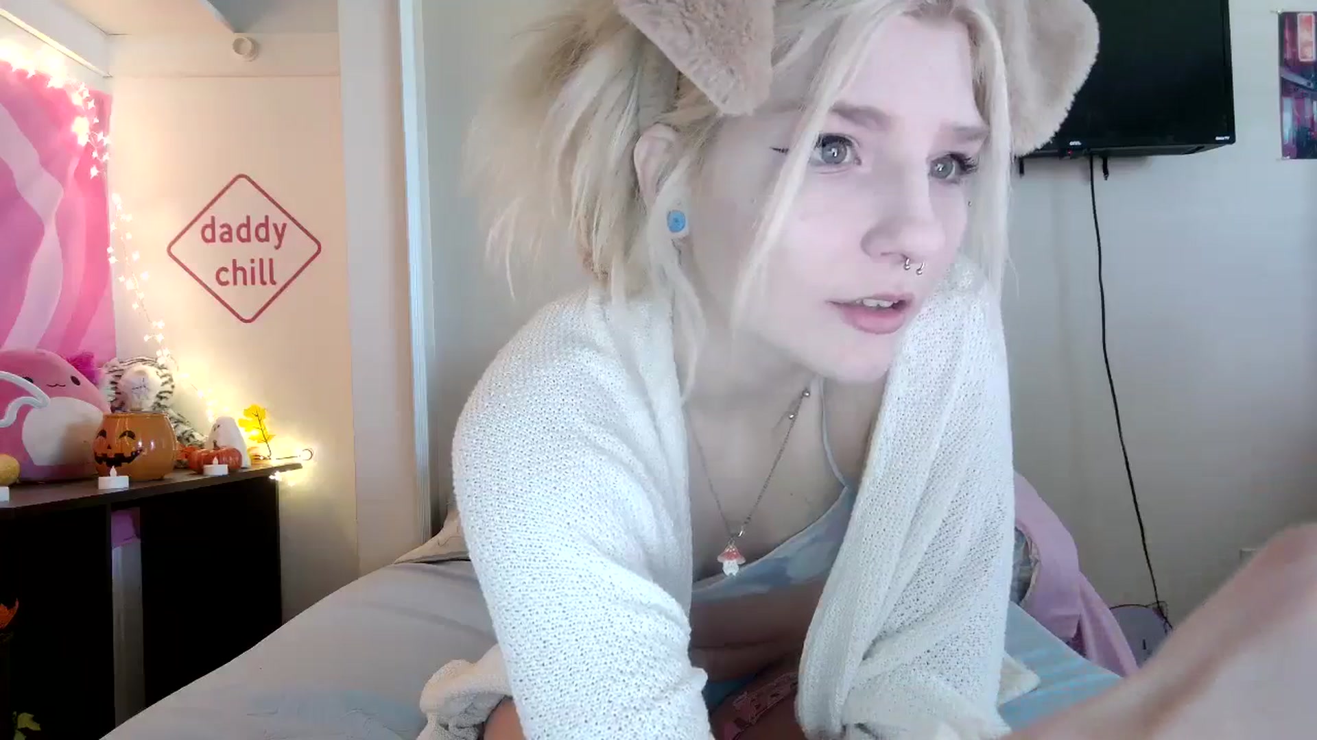 Gallery image thumbnail from DuckChan0's myfreecams stream on, 09/25/2023, 15:43 image 2 of 20