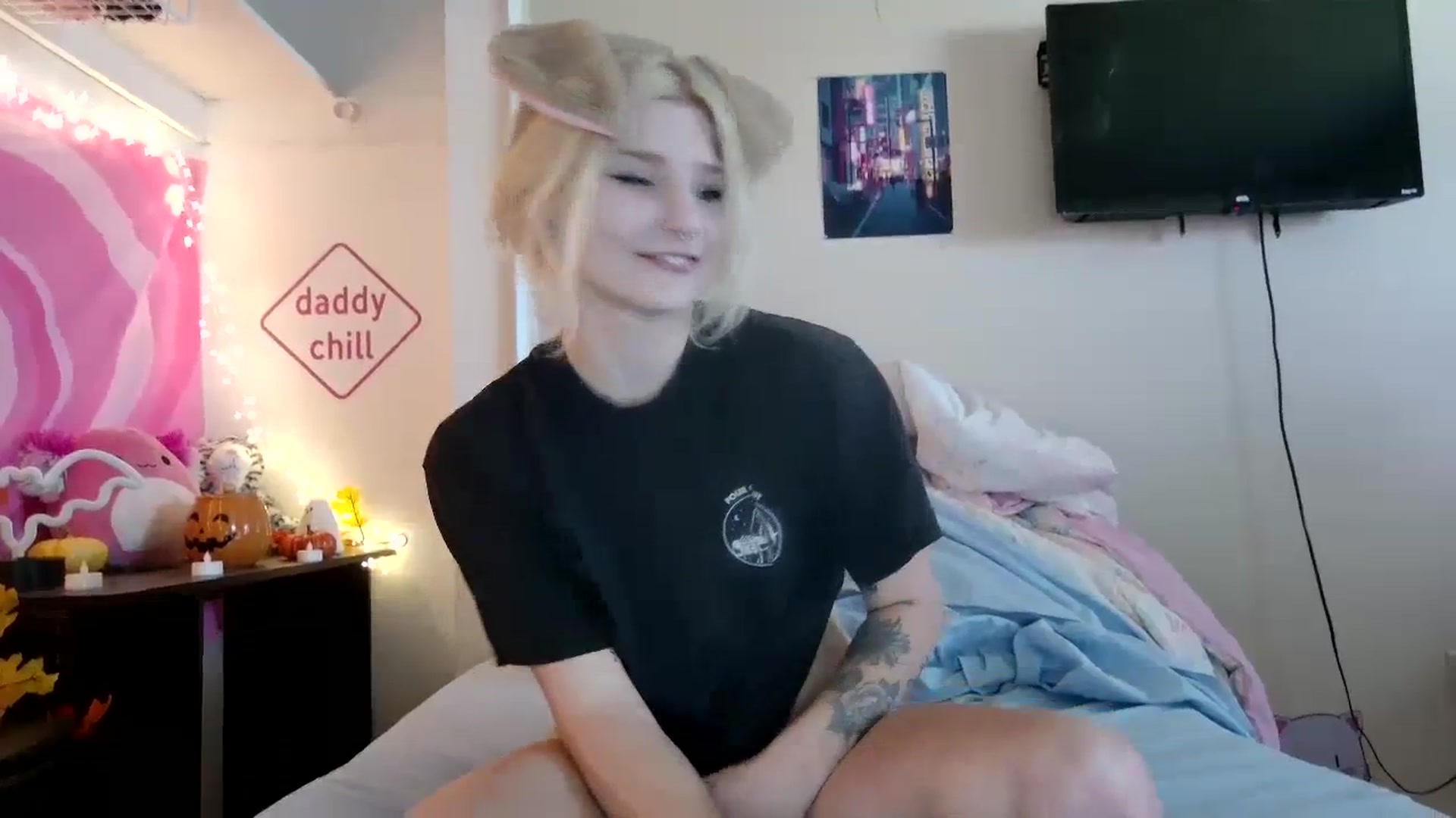 Gallery image thumbnail from DuckChan0's myfreecams stream on, 09/25/2023, 16:04 image 7 of 20