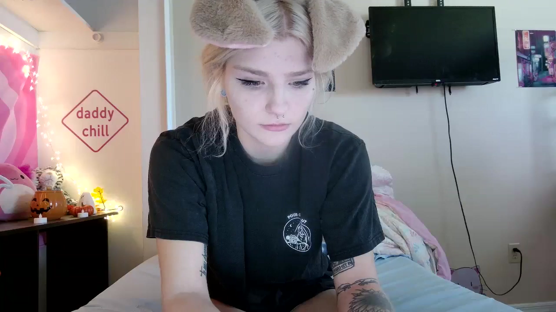 Gallery image thumbnail from DuckChan0's myfreecams stream on, 09/25/2023, 16:04 image 2 of 20