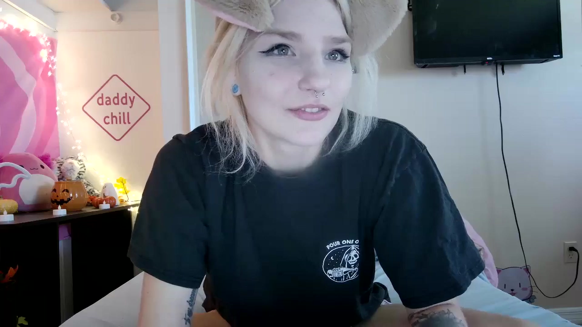 Gallery image thumbnail from DuckChan0's myfreecams stream on, 09/25/2023, 16:04 image 15 of 20