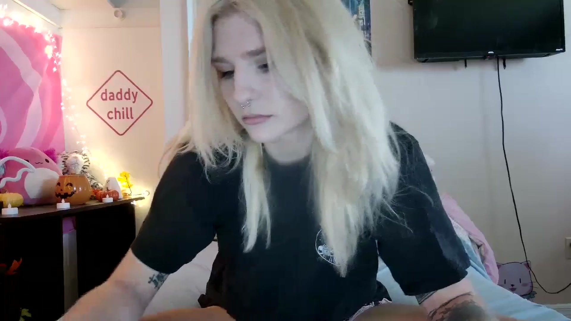 Gallery image thumbnail from DuckChan0's myfreecams stream on, 09/25/2023, 16:04 image 18 of 20