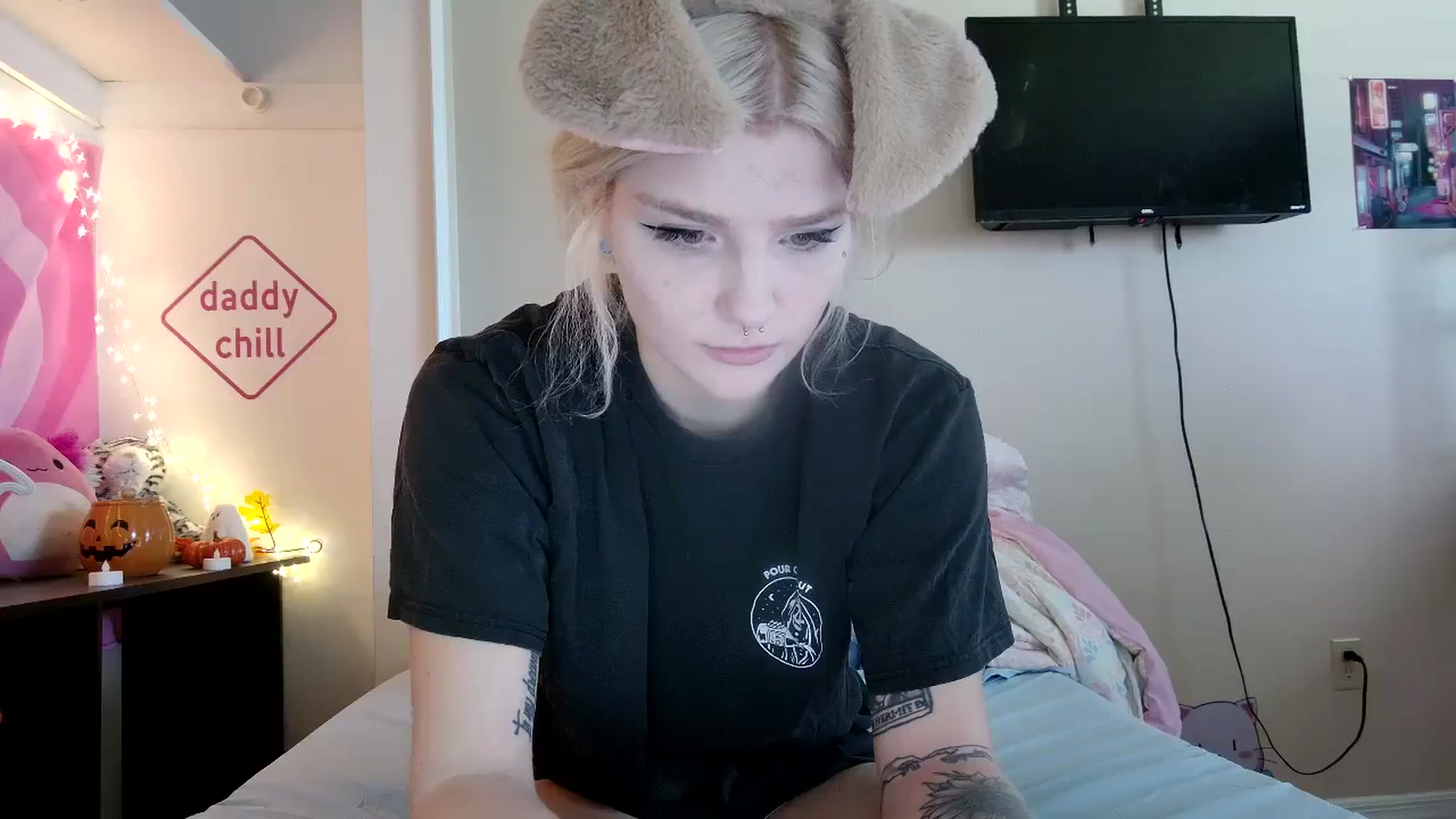 Gallery image thumbnail from DuckChan0's myfreecams stream on, 09/25/2023, 16:04 image 3 of 20