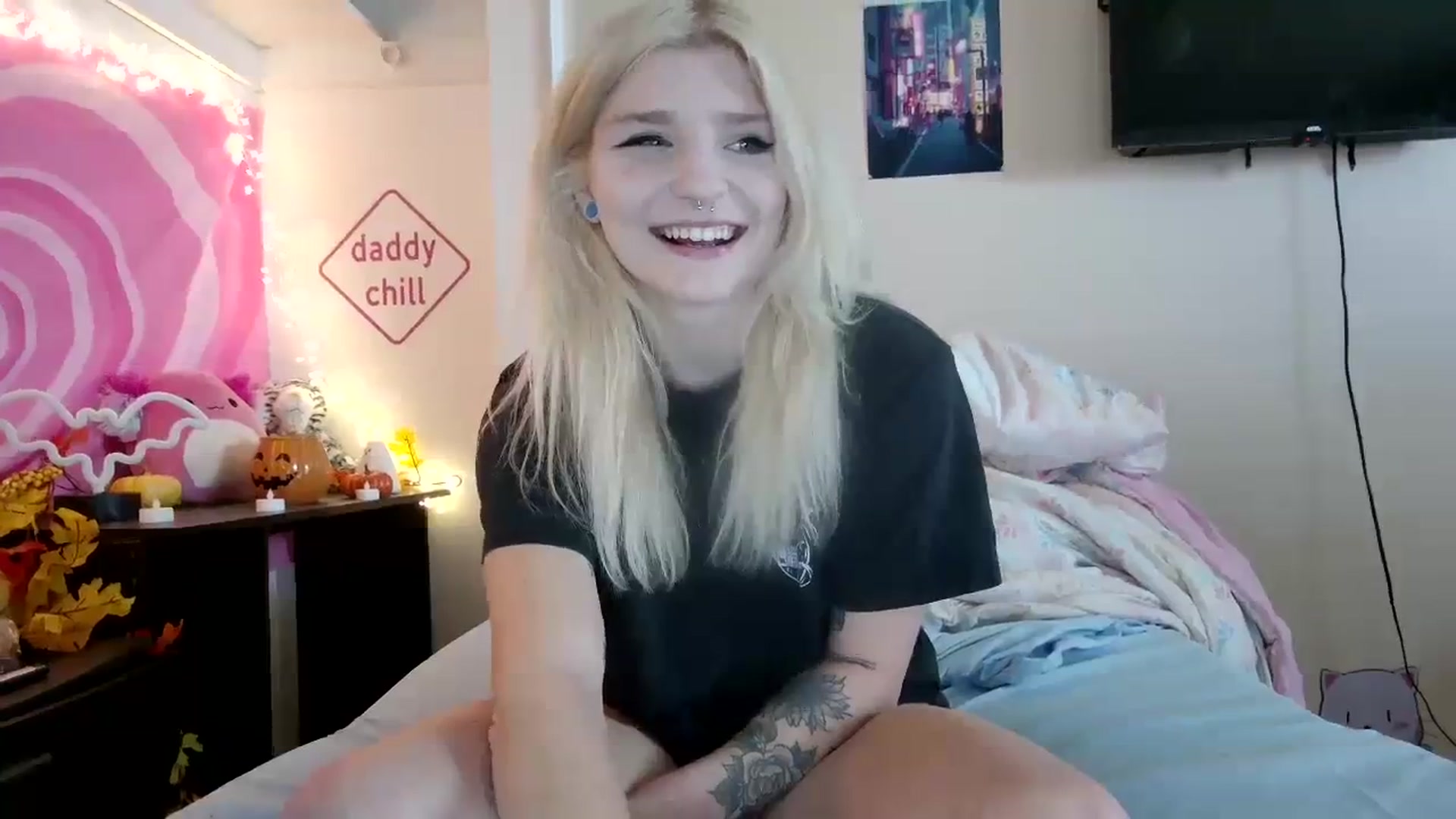Gallery image thumbnail from DuckChan0's myfreecams stream on, 09/25/2023, 16:33 image 19 of 20