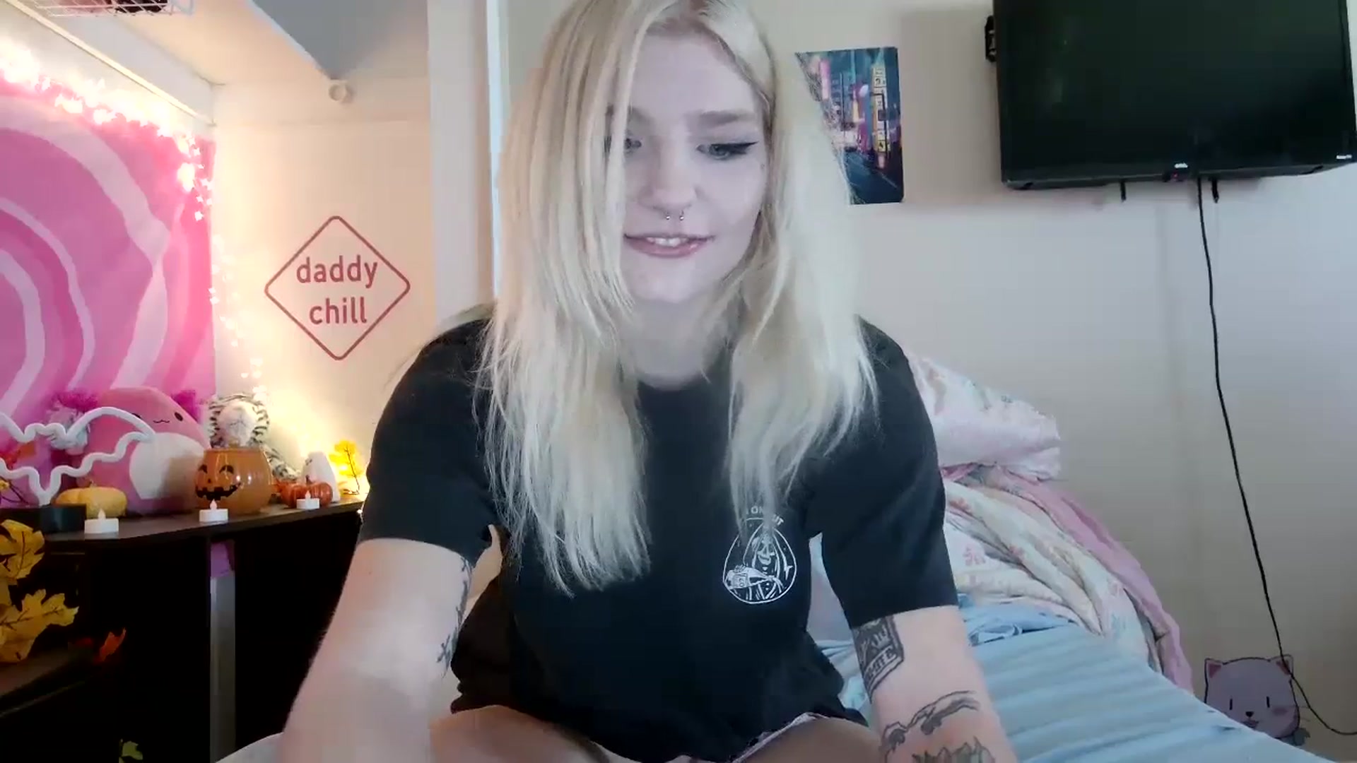 Gallery image thumbnail from DuckChan0's myfreecams stream on, 09/25/2023, 16:33 image 11 of 20