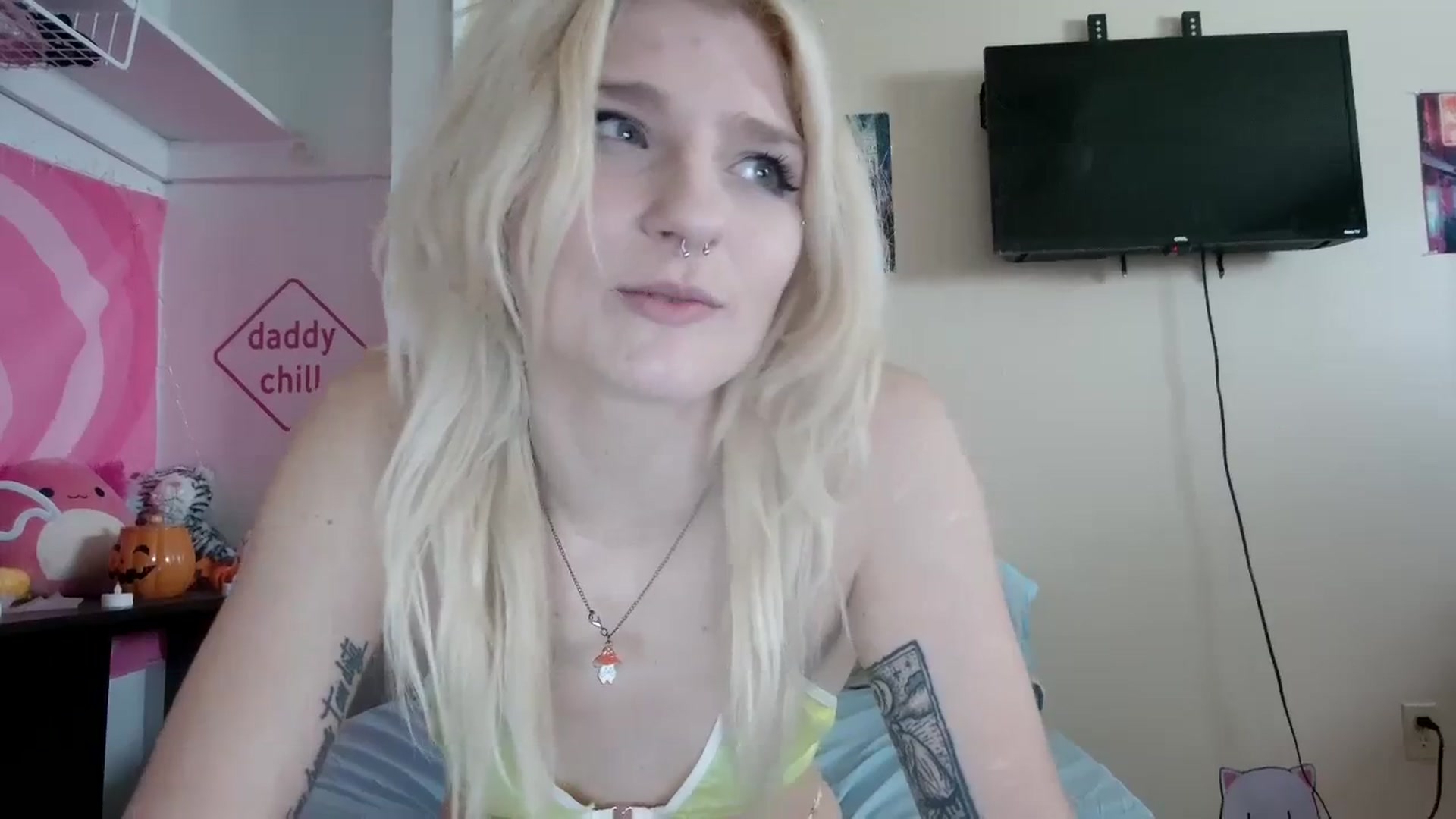 Gallery image thumbnail from DuckChan0's myfreecams stream on, 09/26/2023, 16:14 image 18 of 20