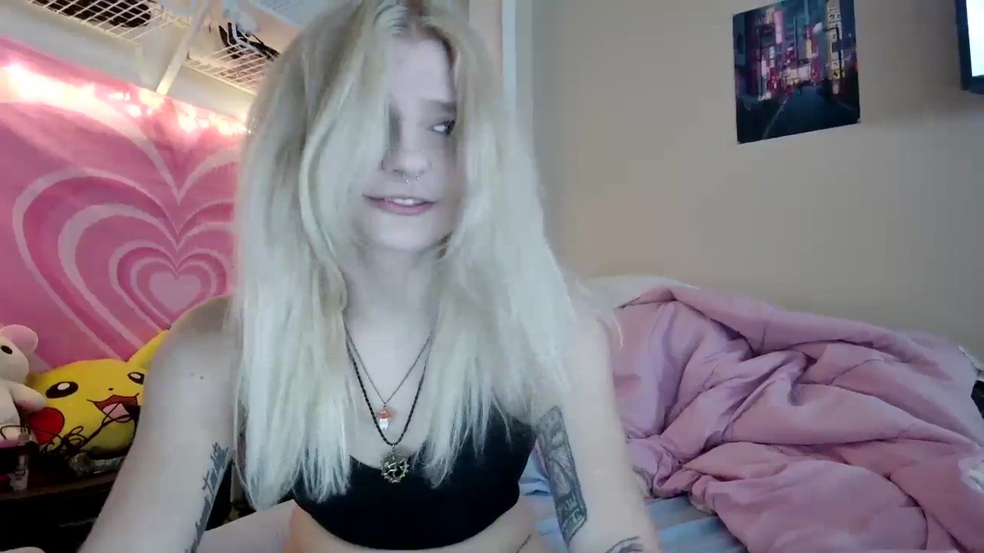 Gallery image thumbnail from DuckChan0's myfreecams stream on, 09/27/2023, 15:29 image 17 of 20